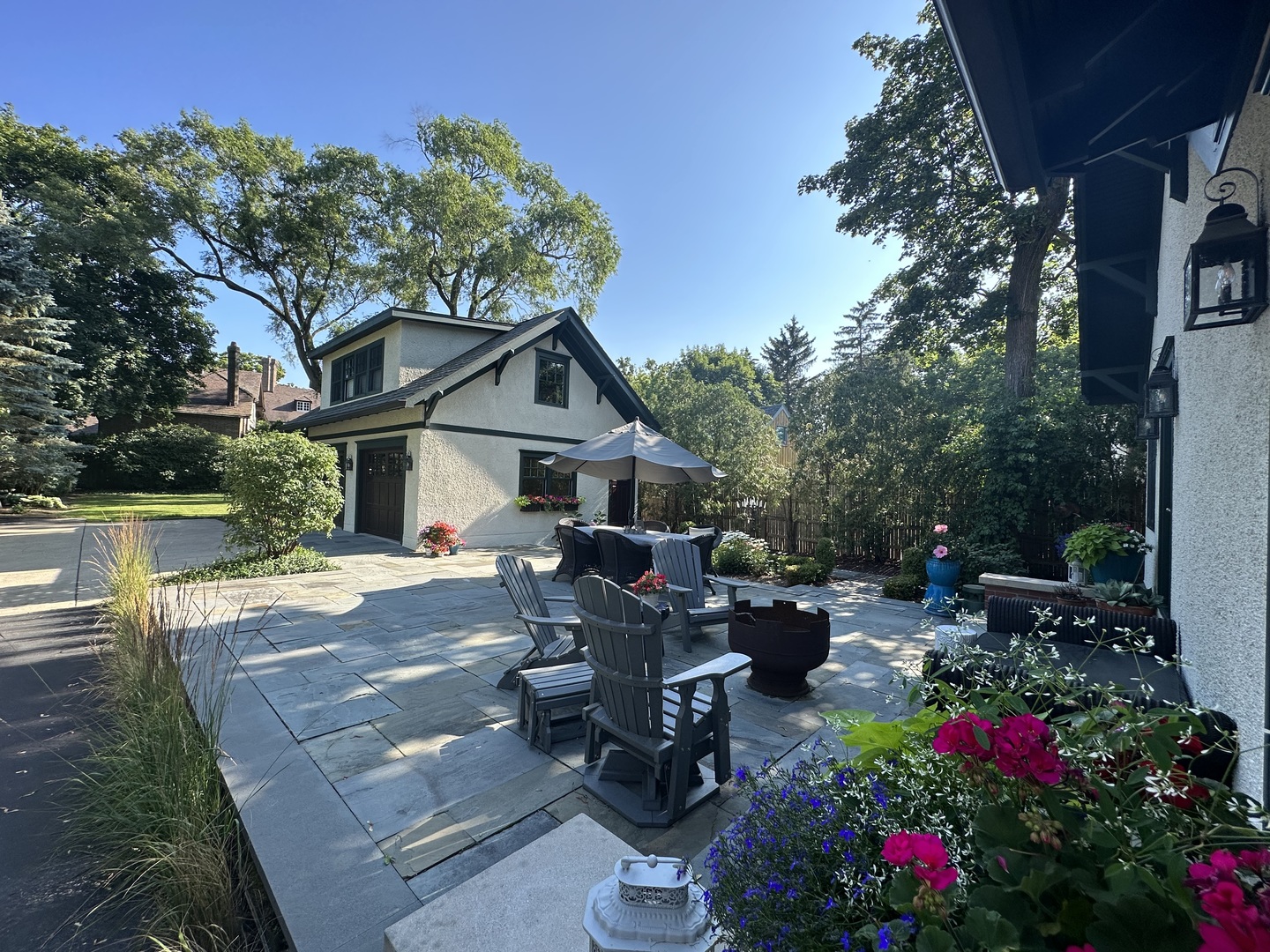 253 Vine Avenue