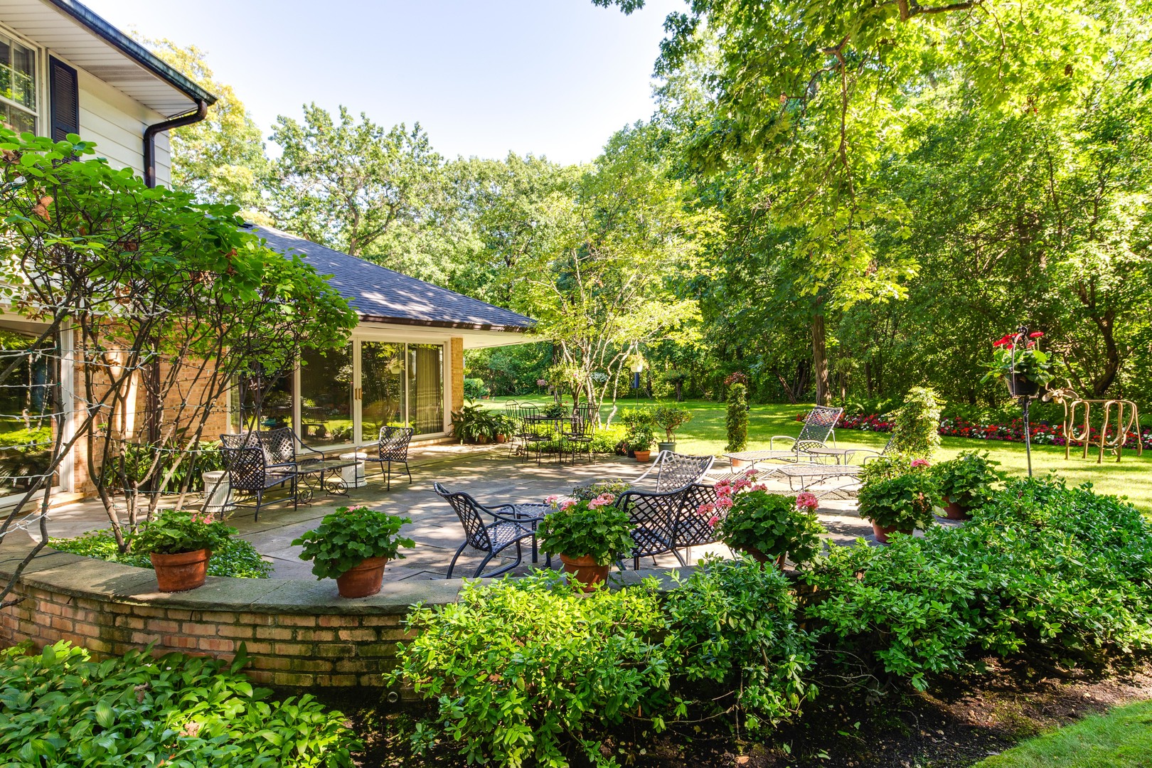 10 N Mayflower Road