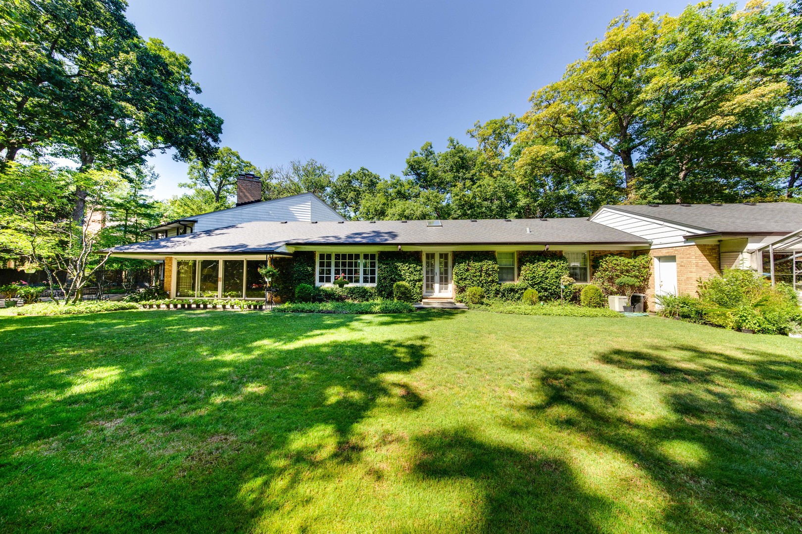 10 N Mayflower Road