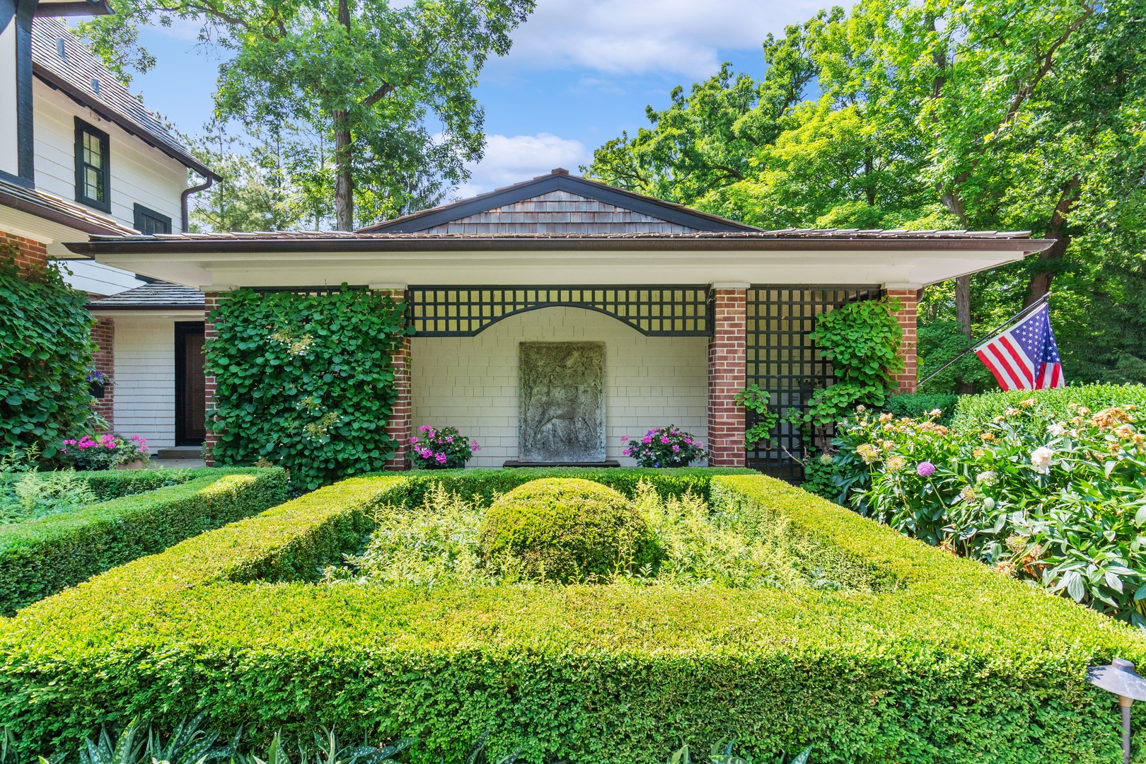1296 N Green Bay Road