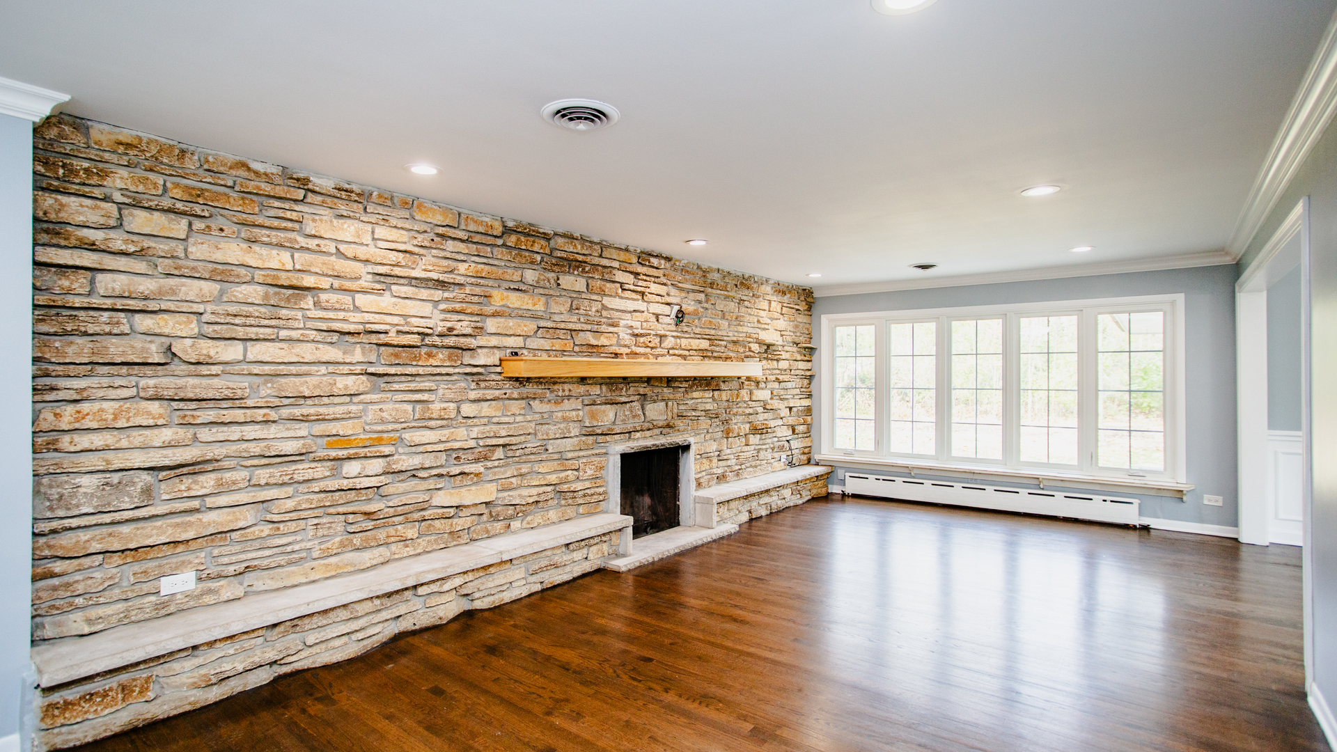 688 Greenbriar Lane