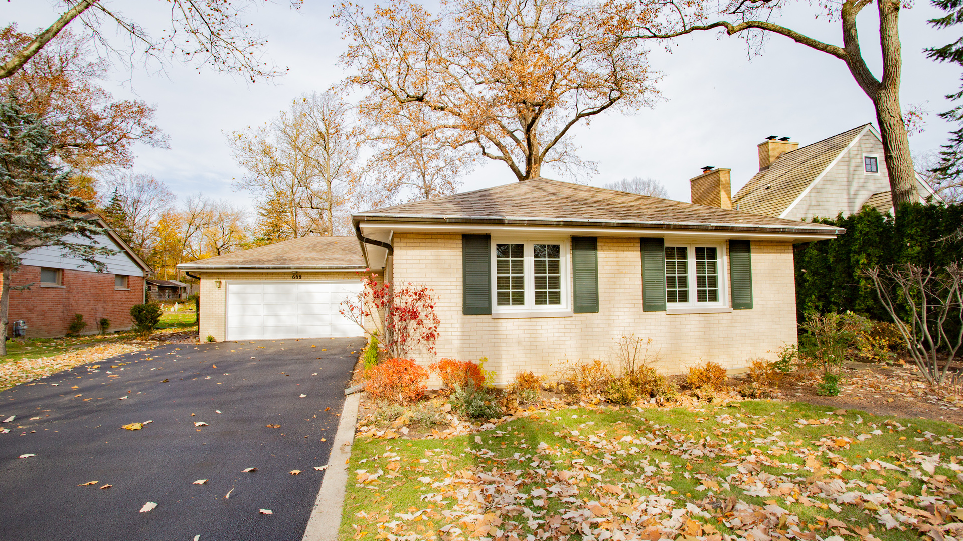 688 Greenbriar Lane