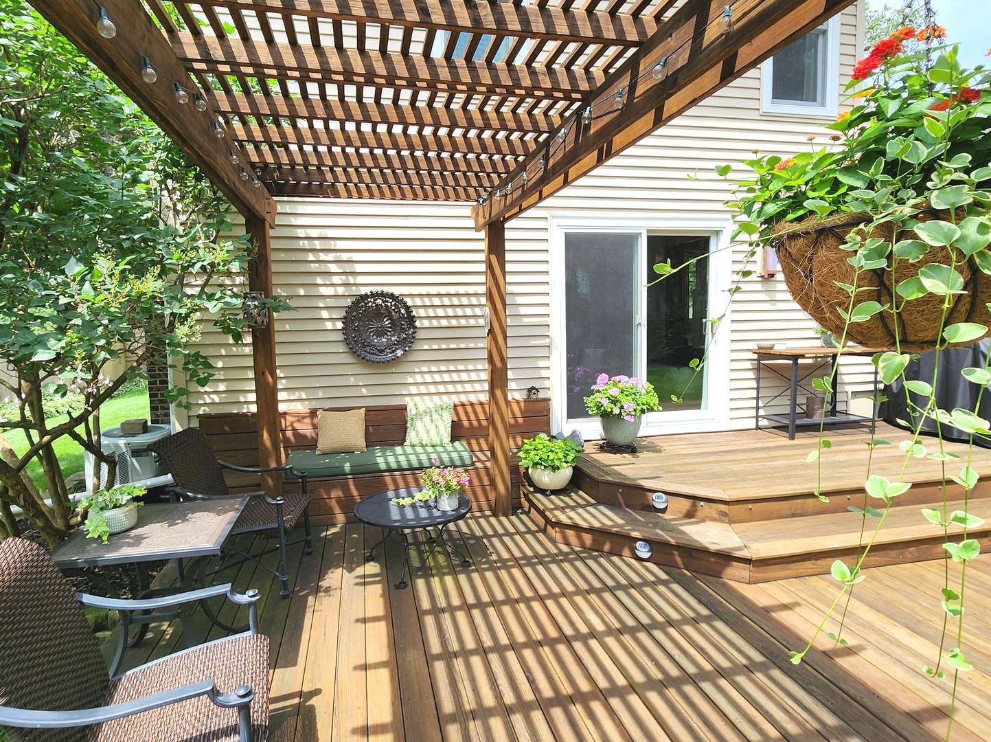 606 Dawes Street