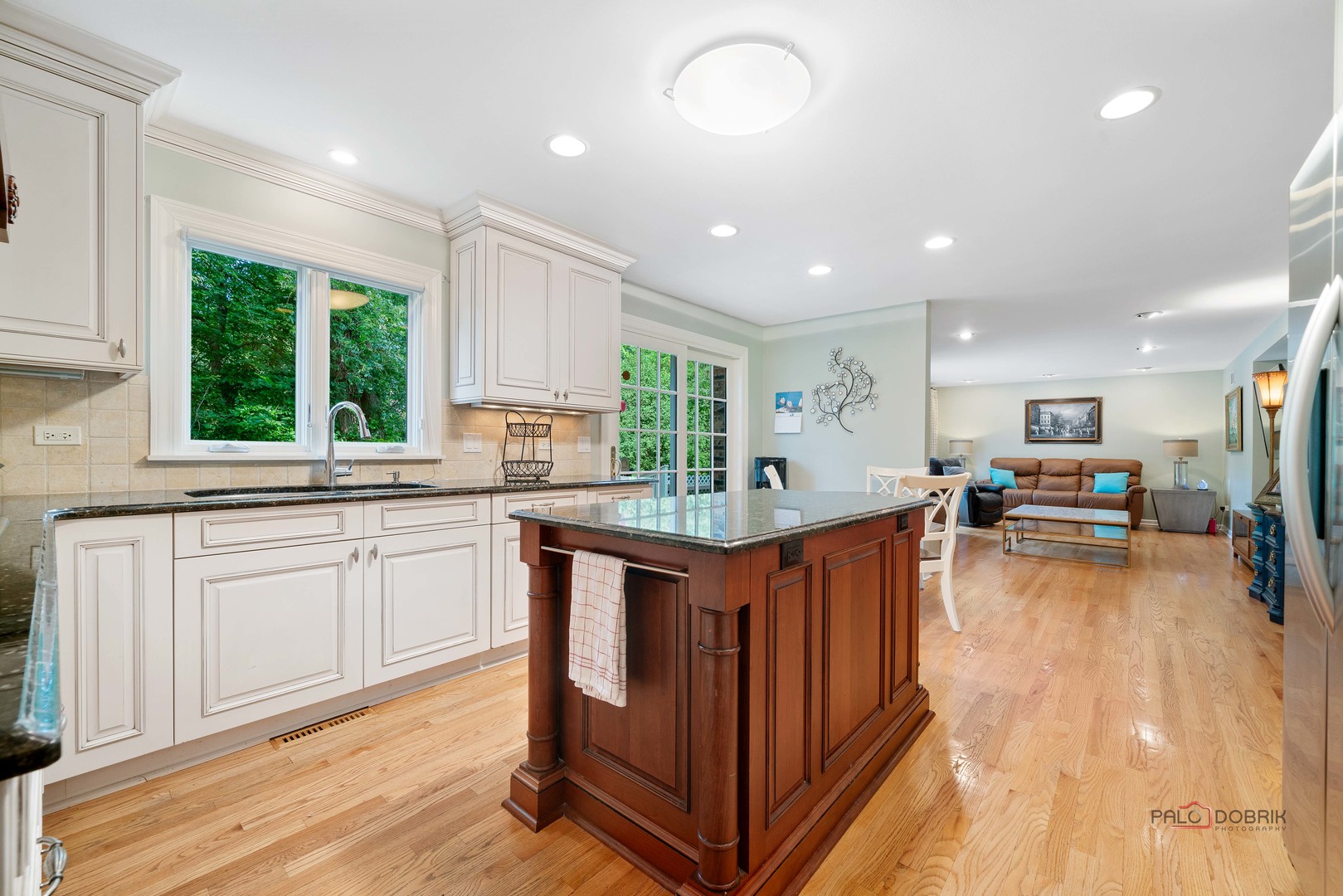 1401 Woodhill Lane