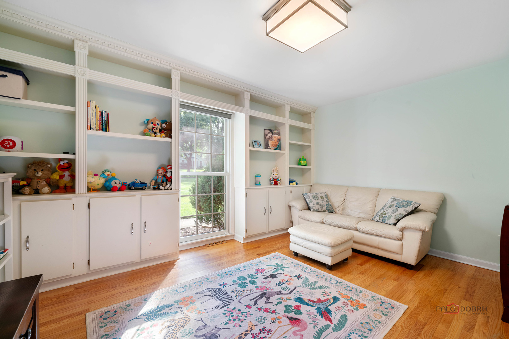 1401 Woodhill Lane