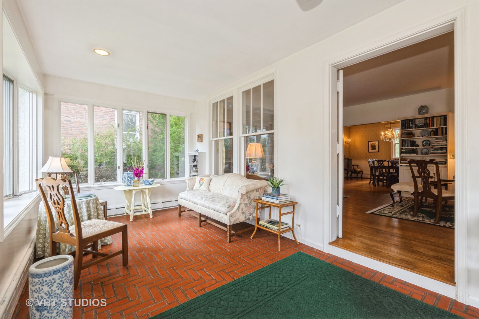 156 N Washington Circle