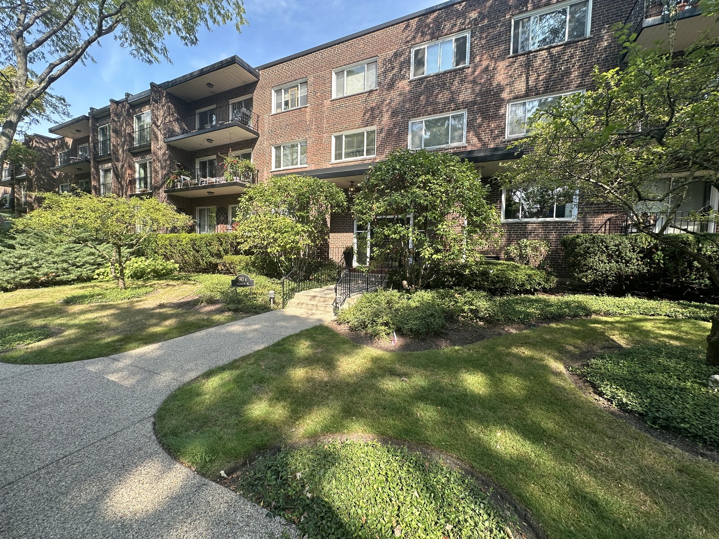 90 E Franklin Place Unit: 106