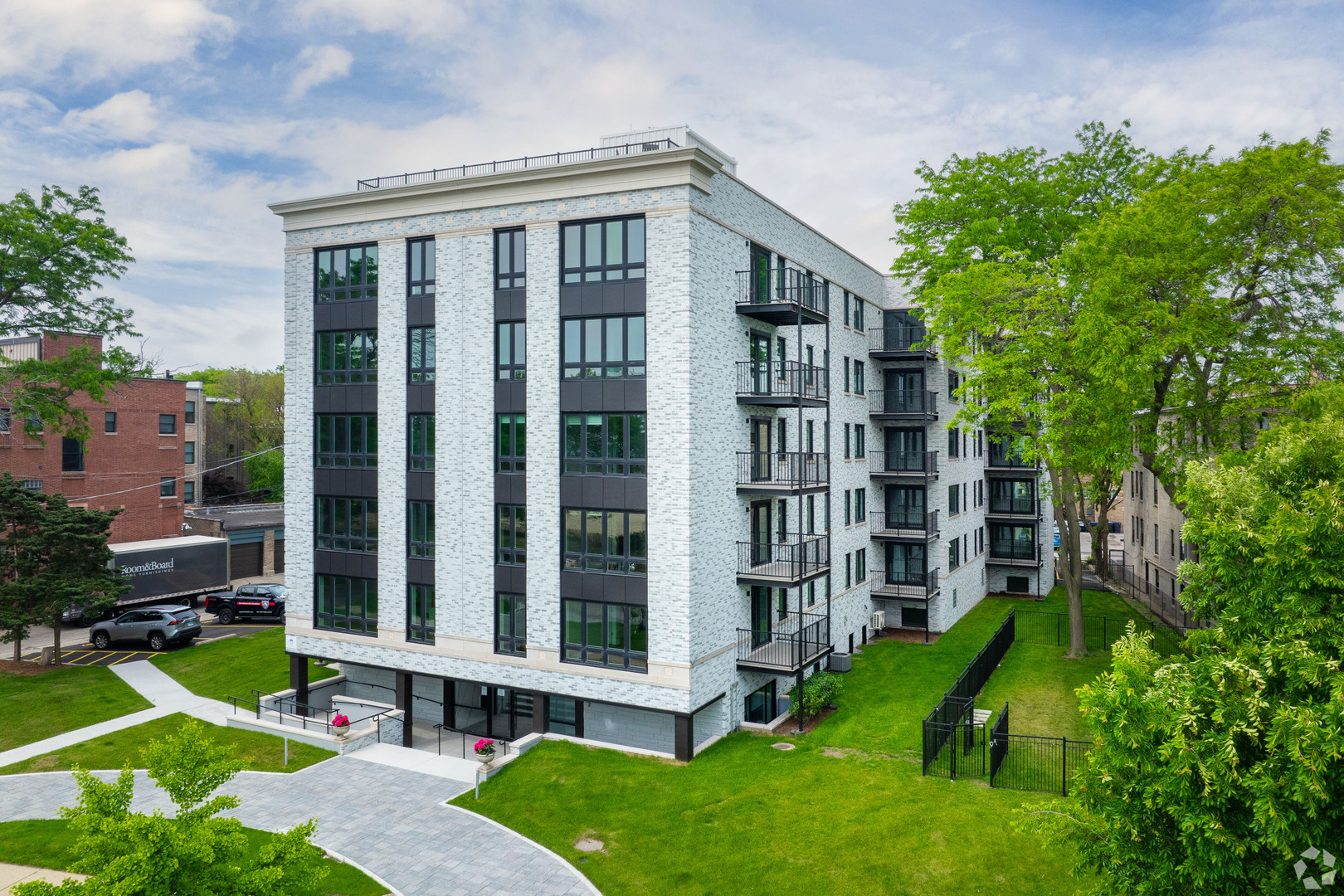 550 Sheridan Square Unit: 503