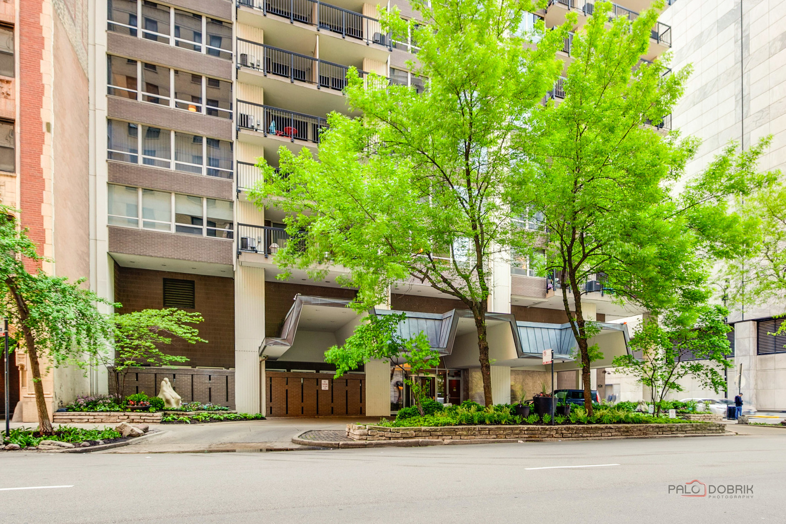 201 E Chestnut Street Unit: 3C