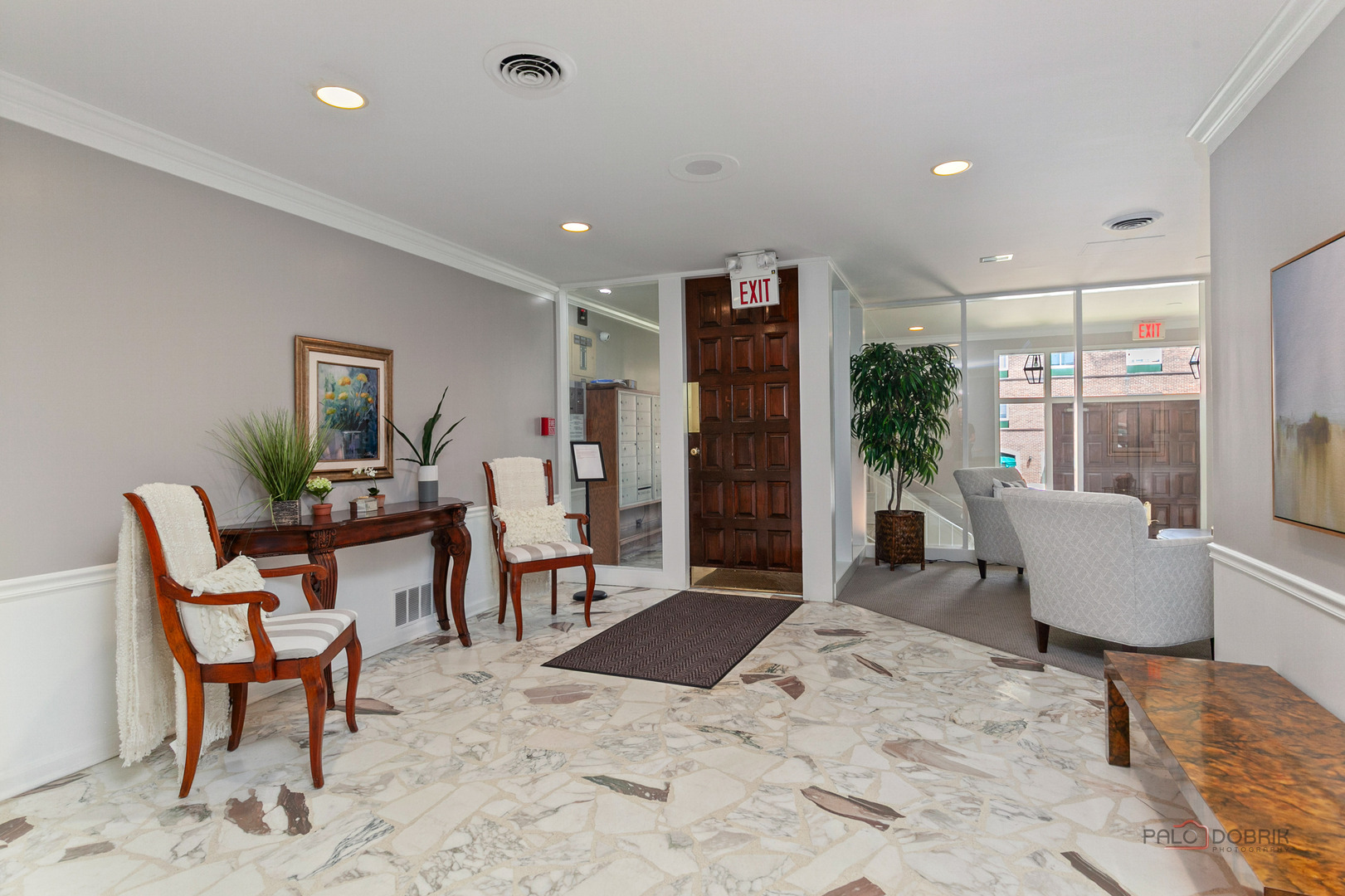 1350 N Western Avenue Unit: 106