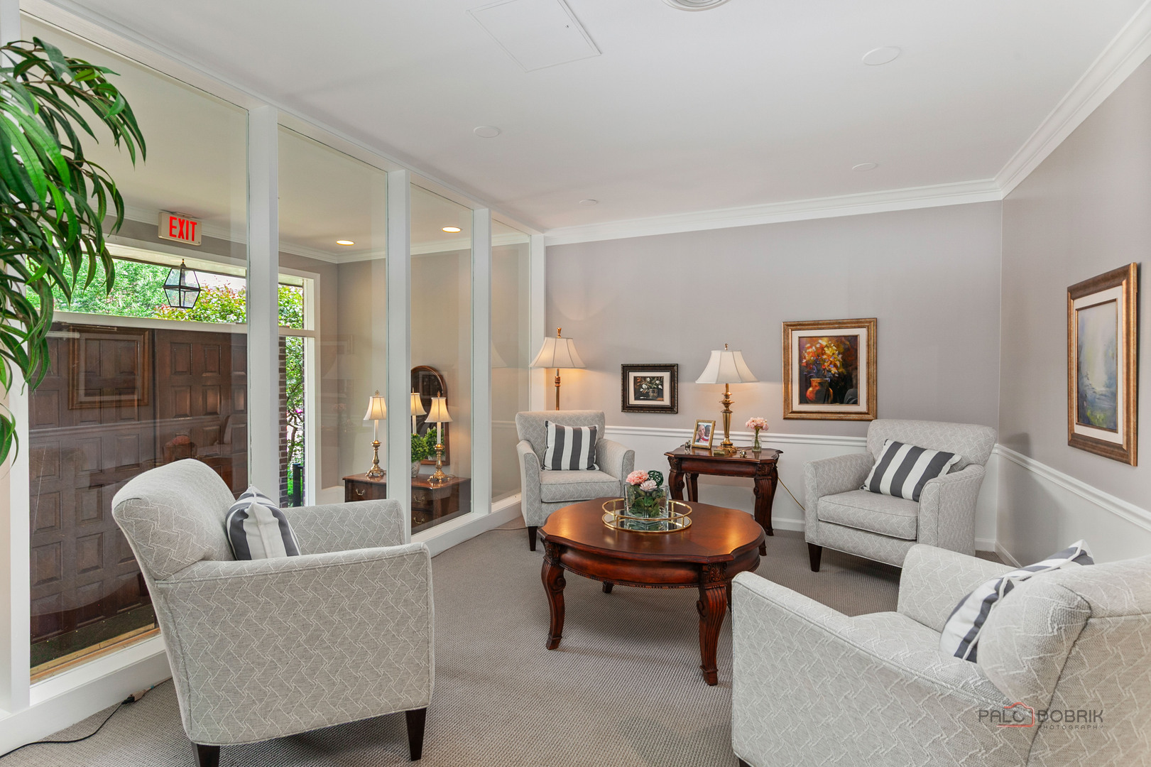 1350 N Western Avenue Unit: 106