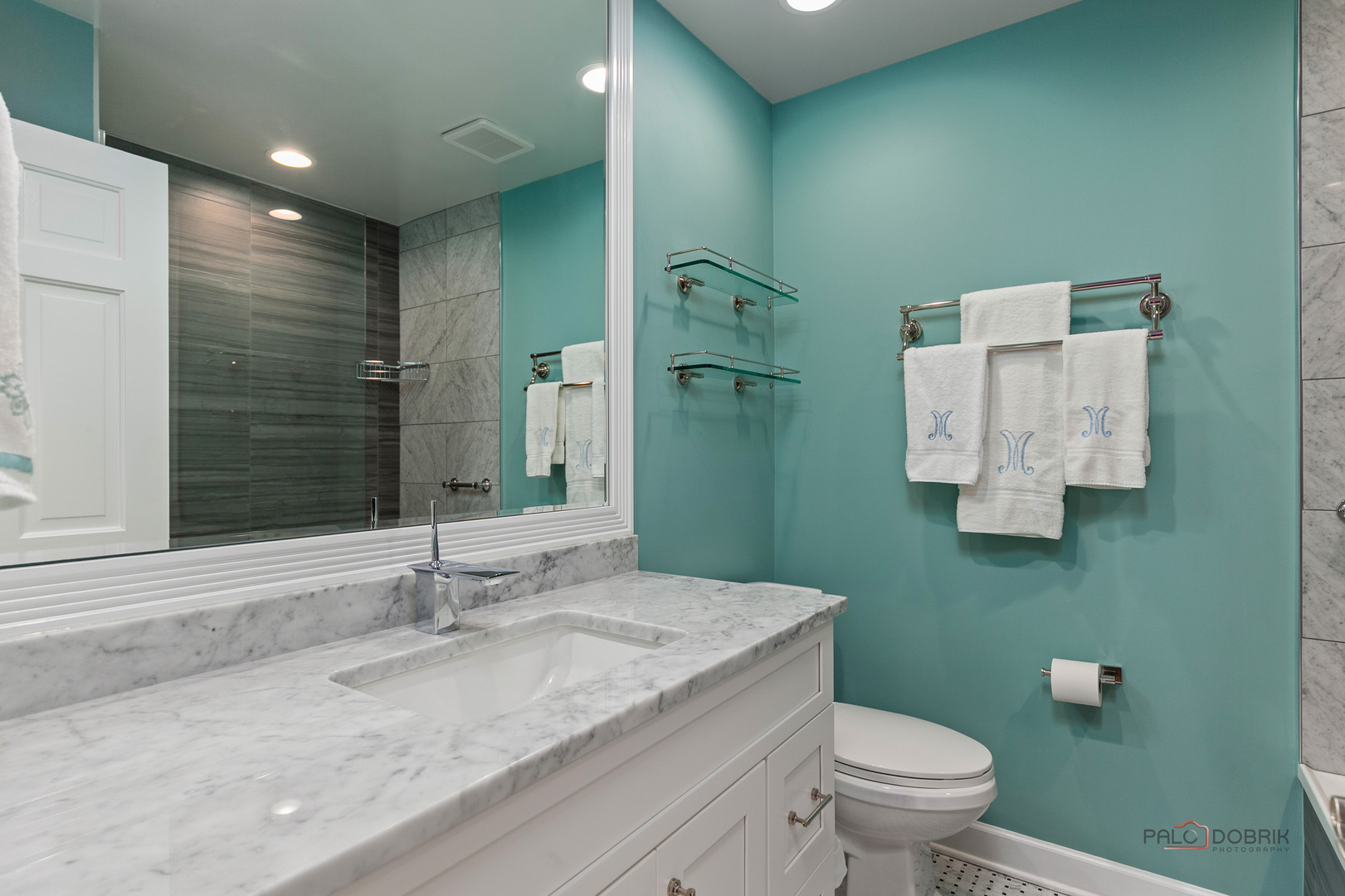 1350 N Western Avenue Unit: 106
