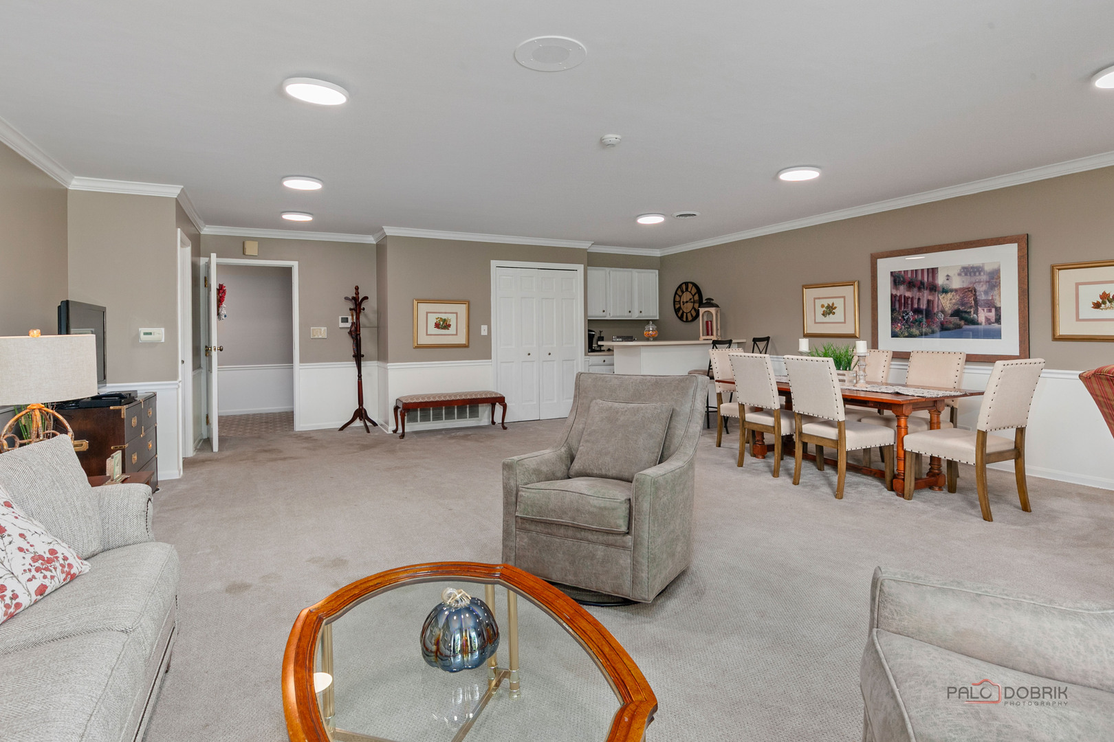1350 N Western Avenue Unit: 106