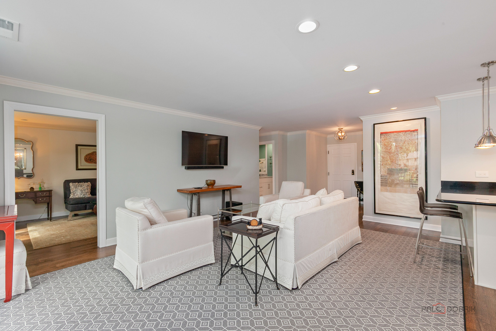 1350 N Western Avenue Unit: 106