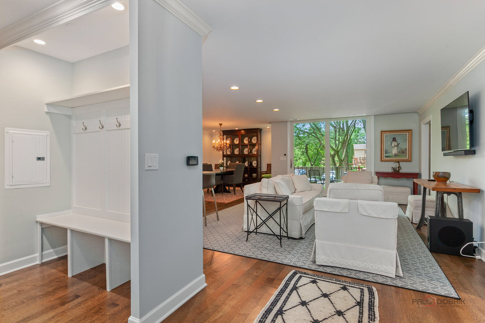 1350 N Western Avenue Unit: 106