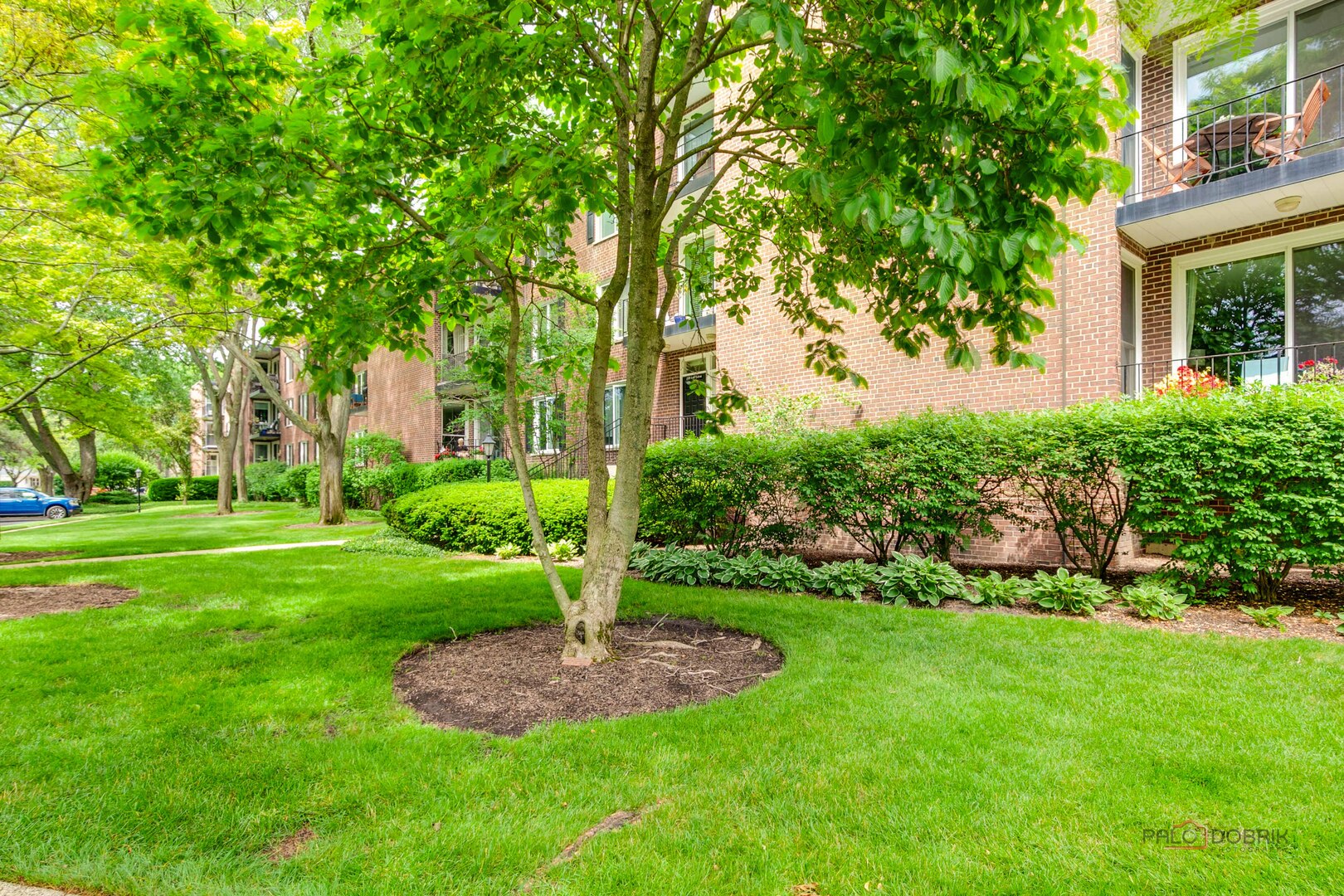 1350 N Western Avenue Unit: 106