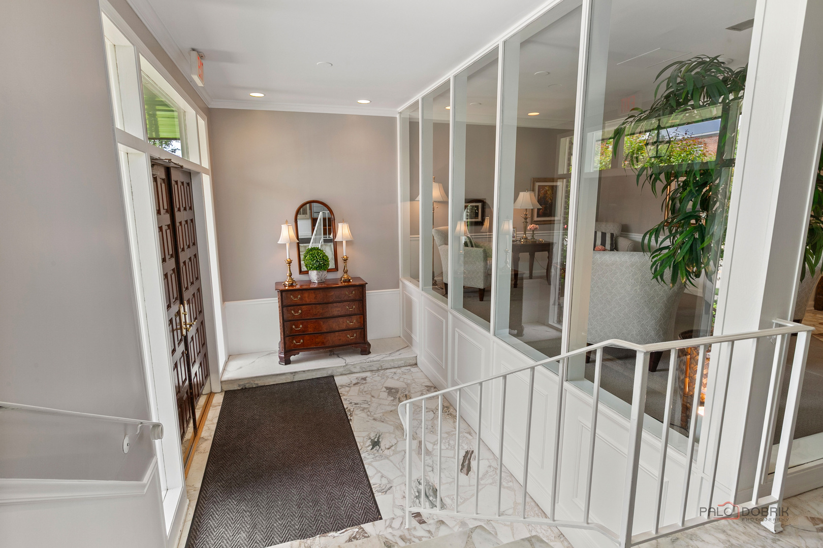 1350 N Western Avenue Unit: 106