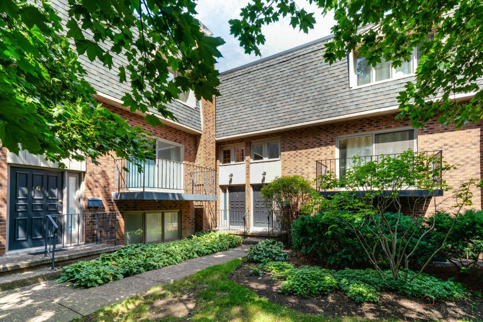 1111 S Waukegan Road Unit: 7
