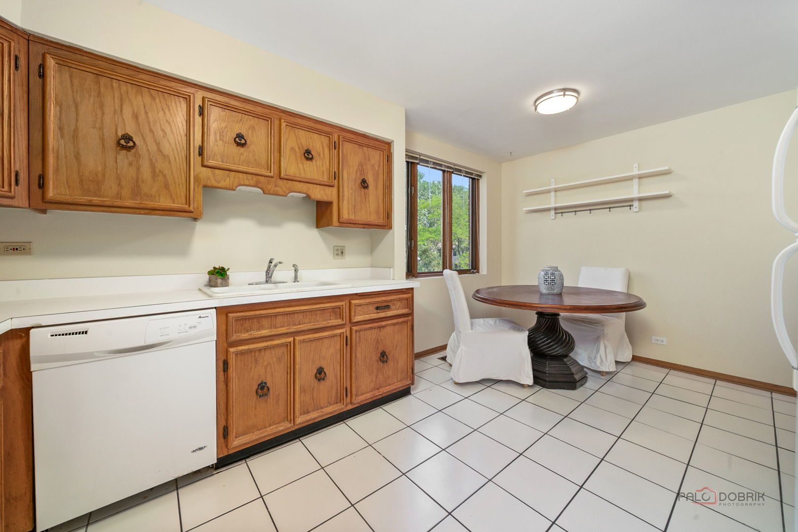 1111 S Waukegan Road Unit: 7