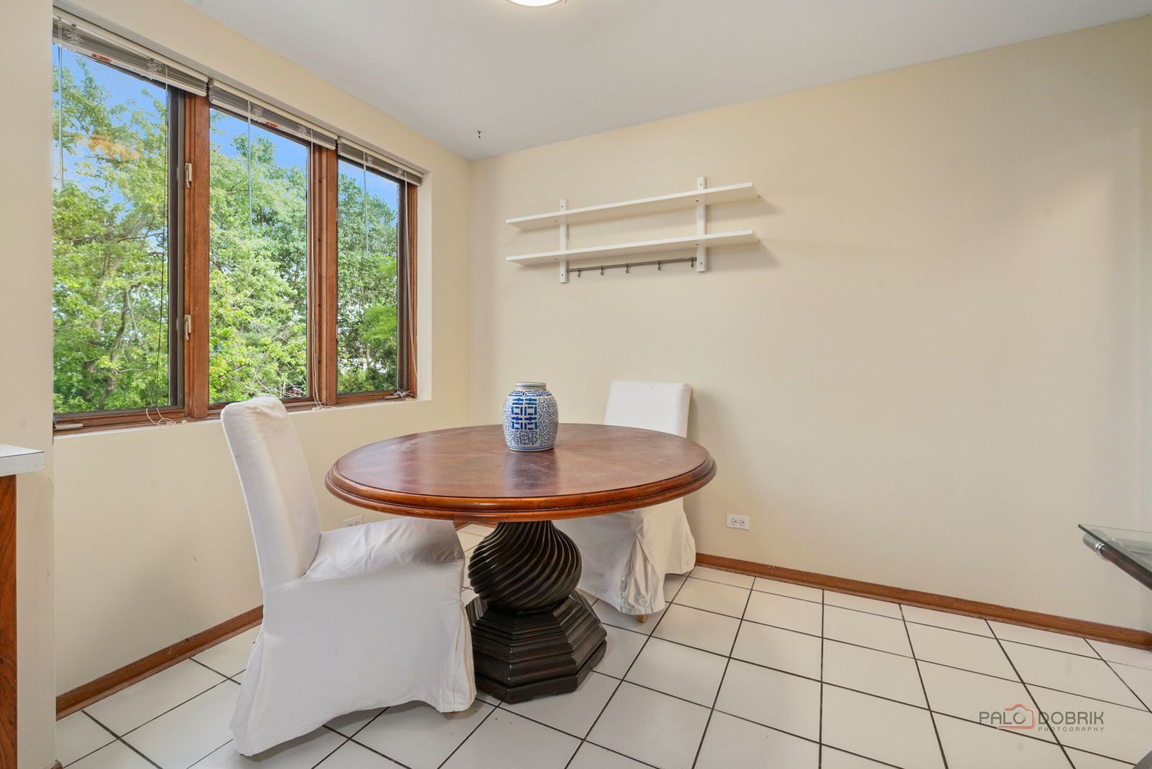 1111 S Waukegan Road Unit: 7