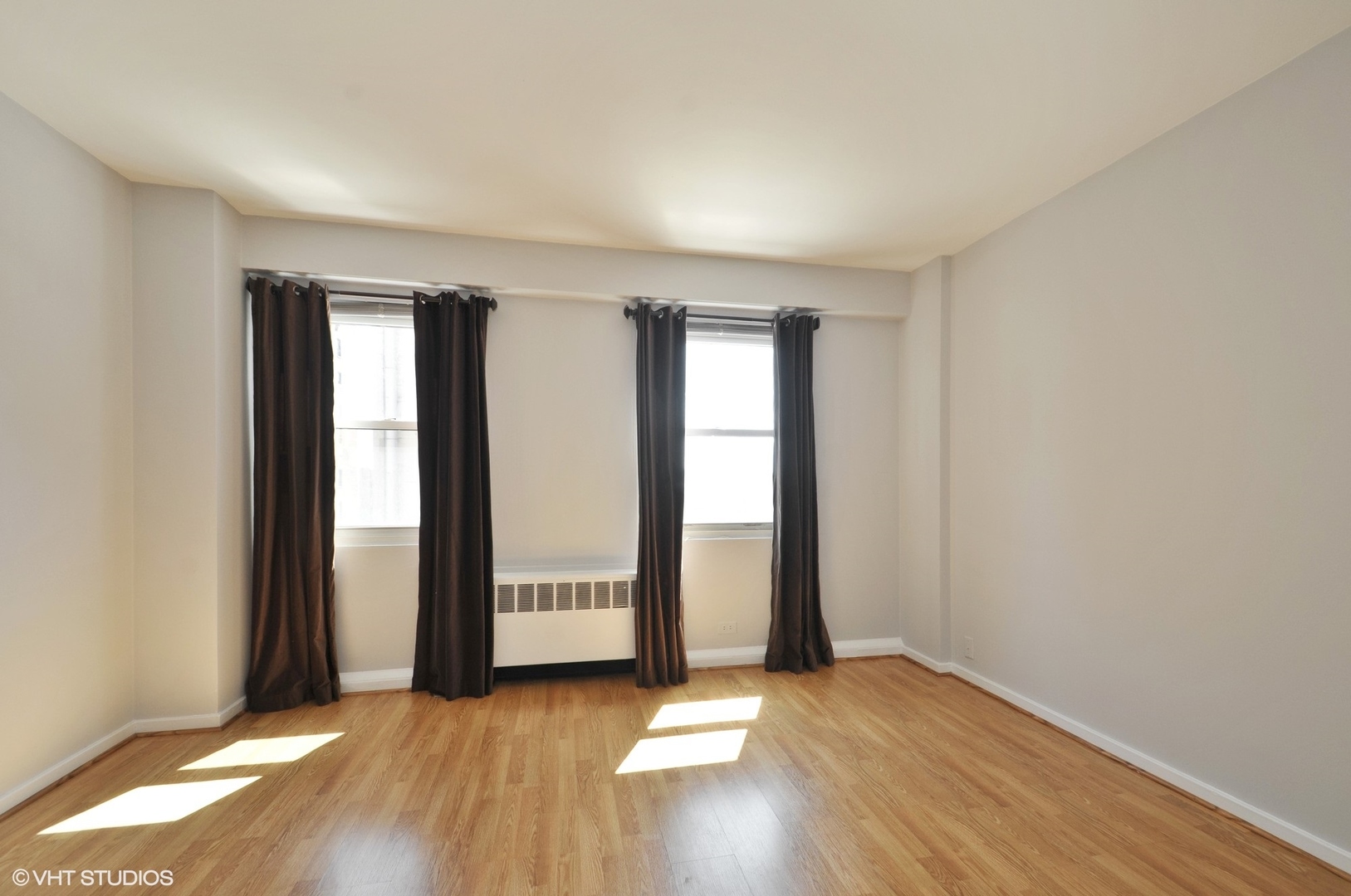 2909 N Sheridan Road Unit: 703