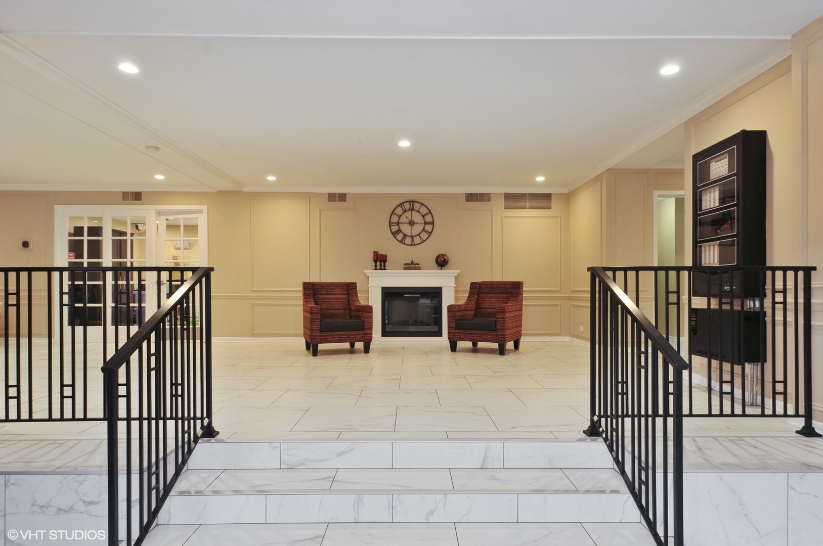 2909 N Sheridan Road Unit: 703