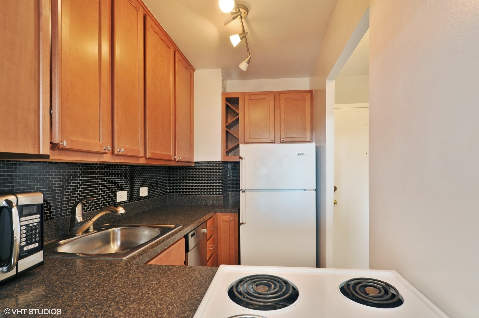 2909 N Sheridan Road Unit: 703
