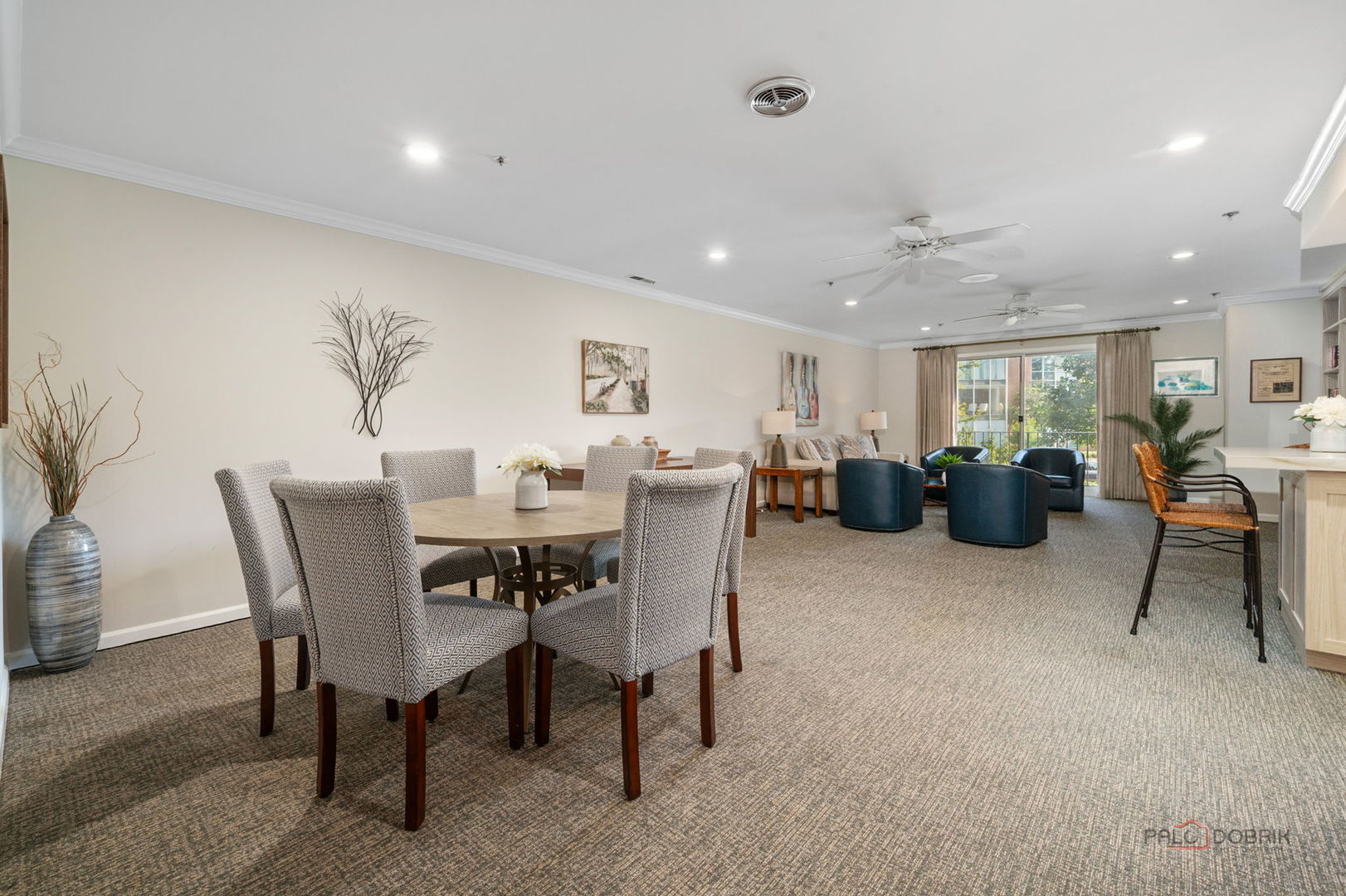 1230 N Western Avenue Unit: 301