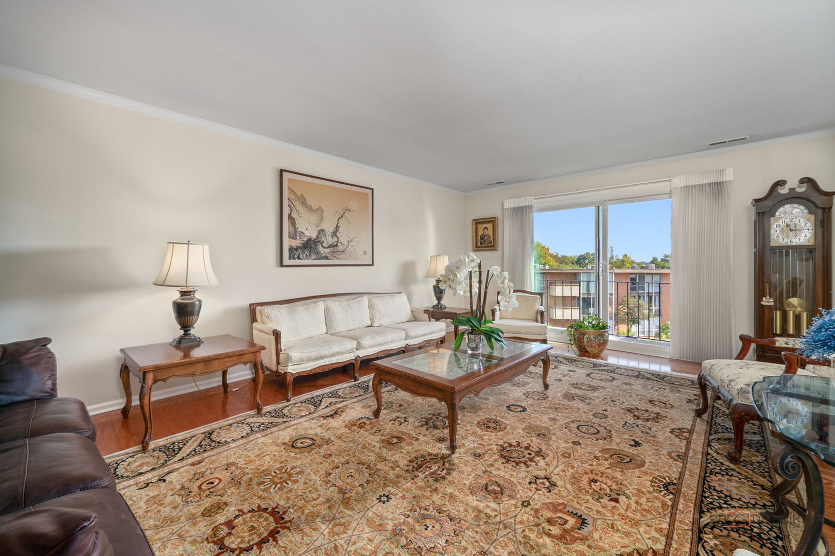 1230 N Western Avenue Unit: 301