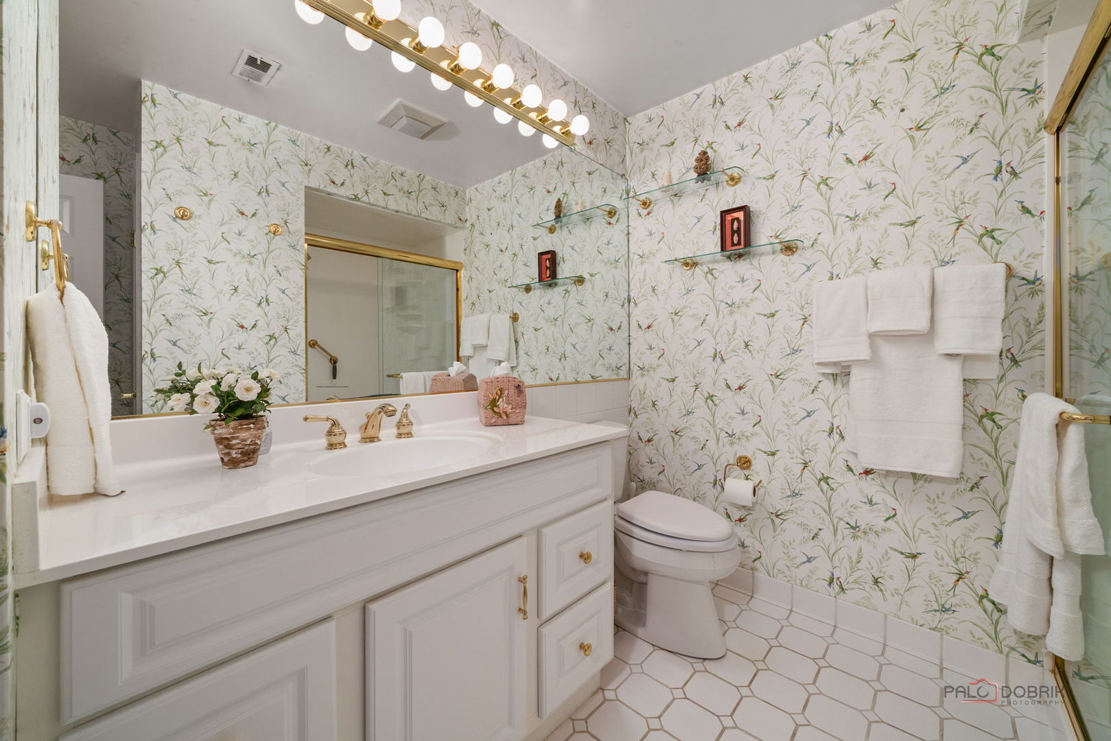 1230 N Western Avenue Unit: 301