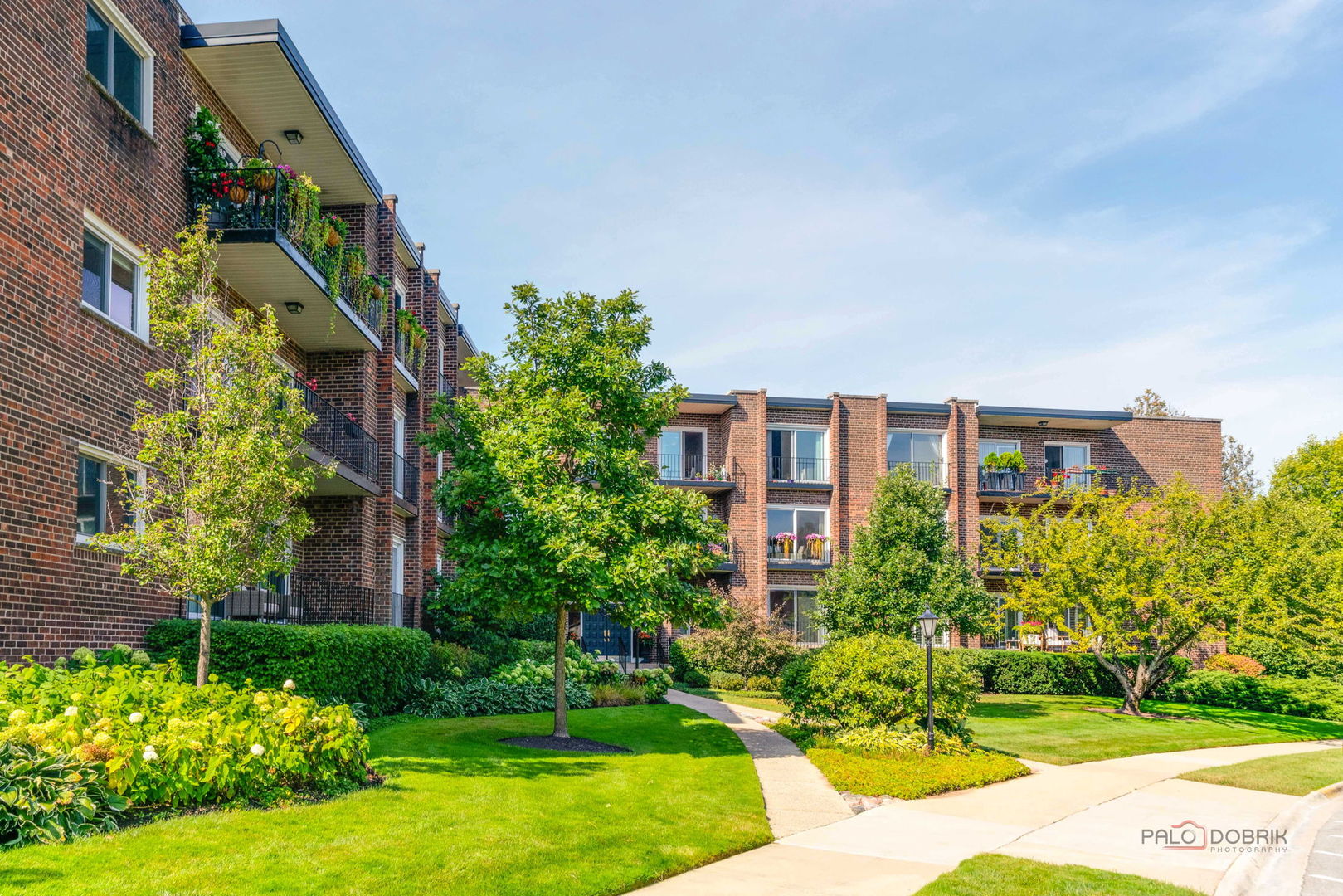 1230 N Western Avenue Unit: 301