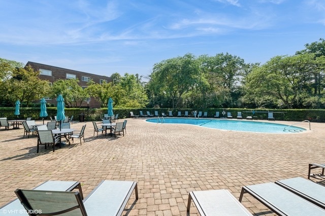 1230 N Western Avenue Unit: 301
