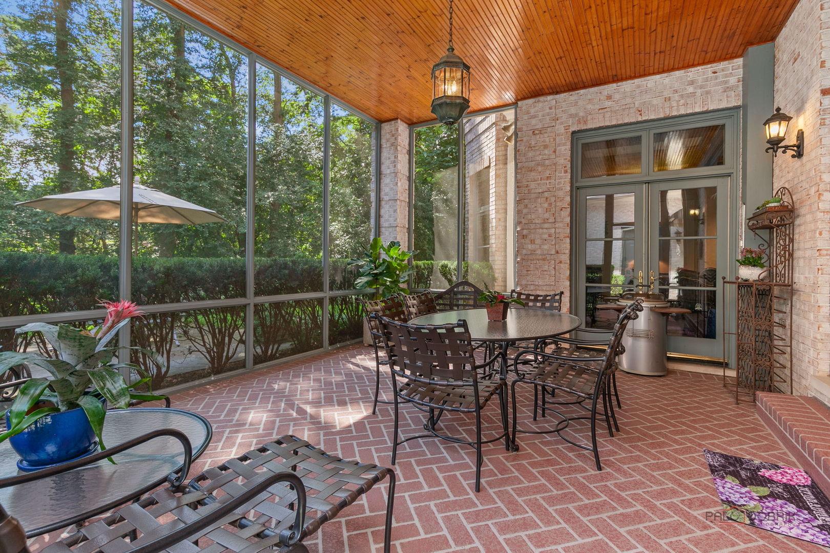 1271 N Green Bay Road