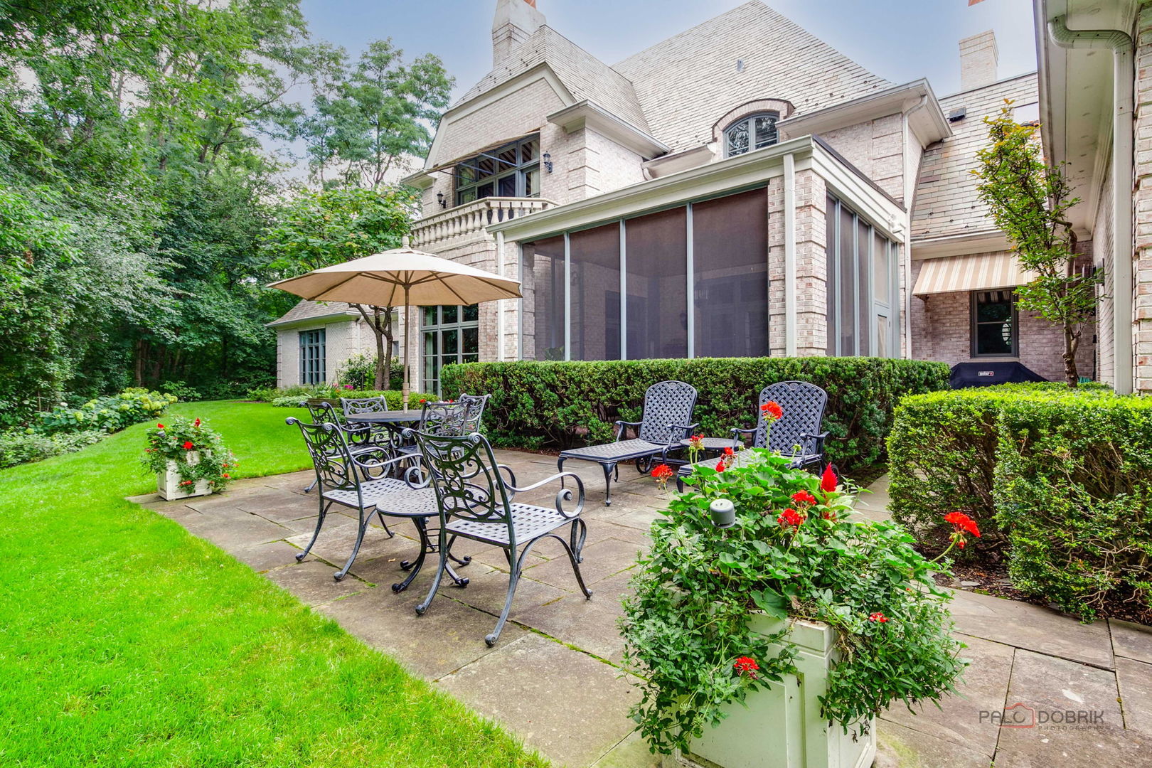 1271 N Green Bay Road