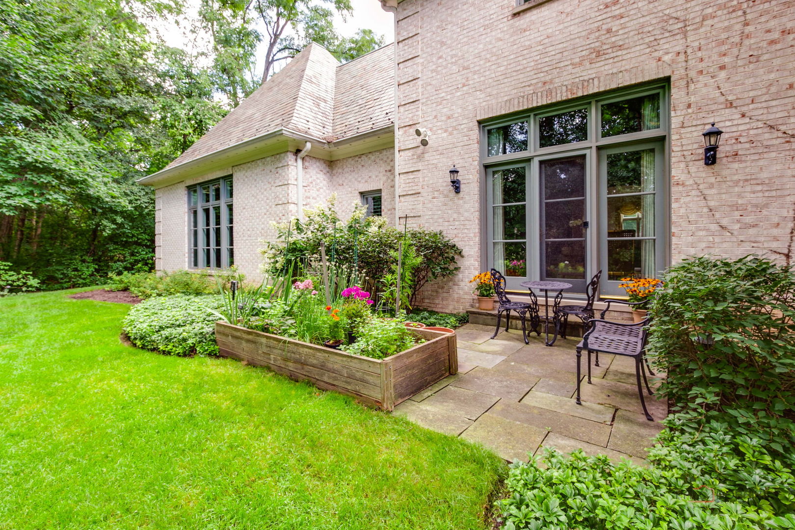 1271 N Green Bay Road