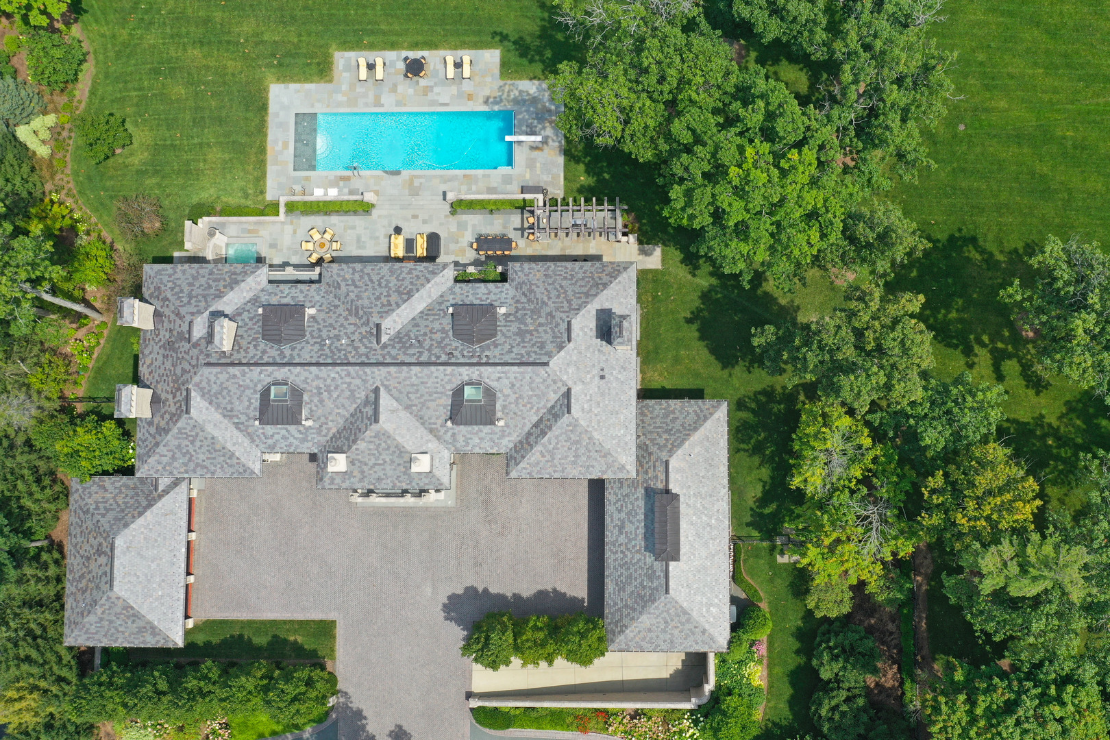 595 Circle Lane