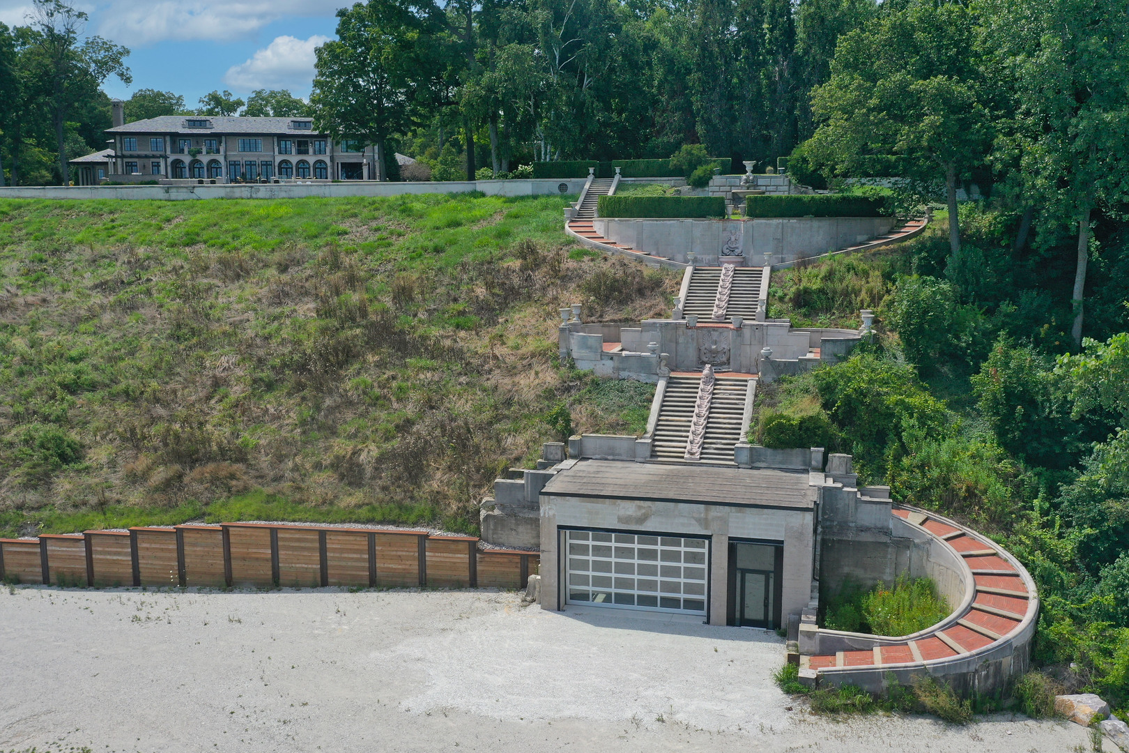 595 Circle Lane
