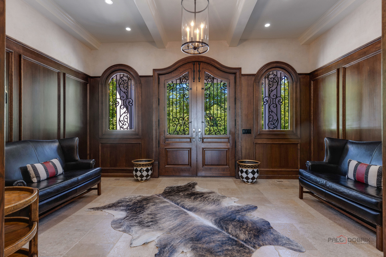 595 Circle Lane