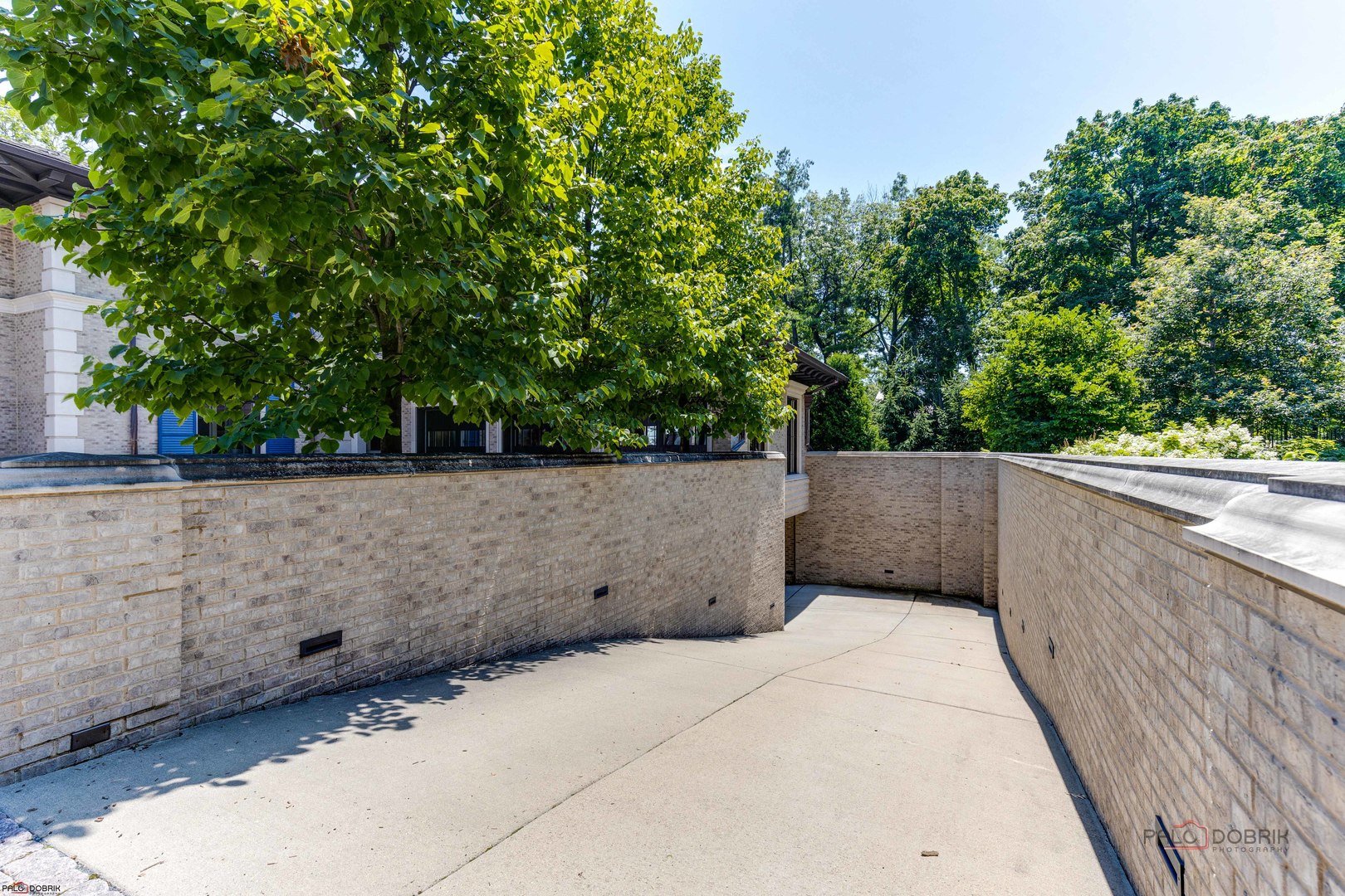 595 Circle Lane