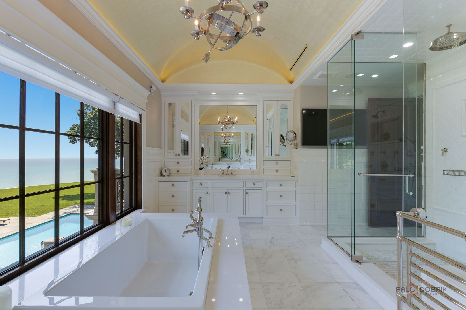 595 Circle Lane