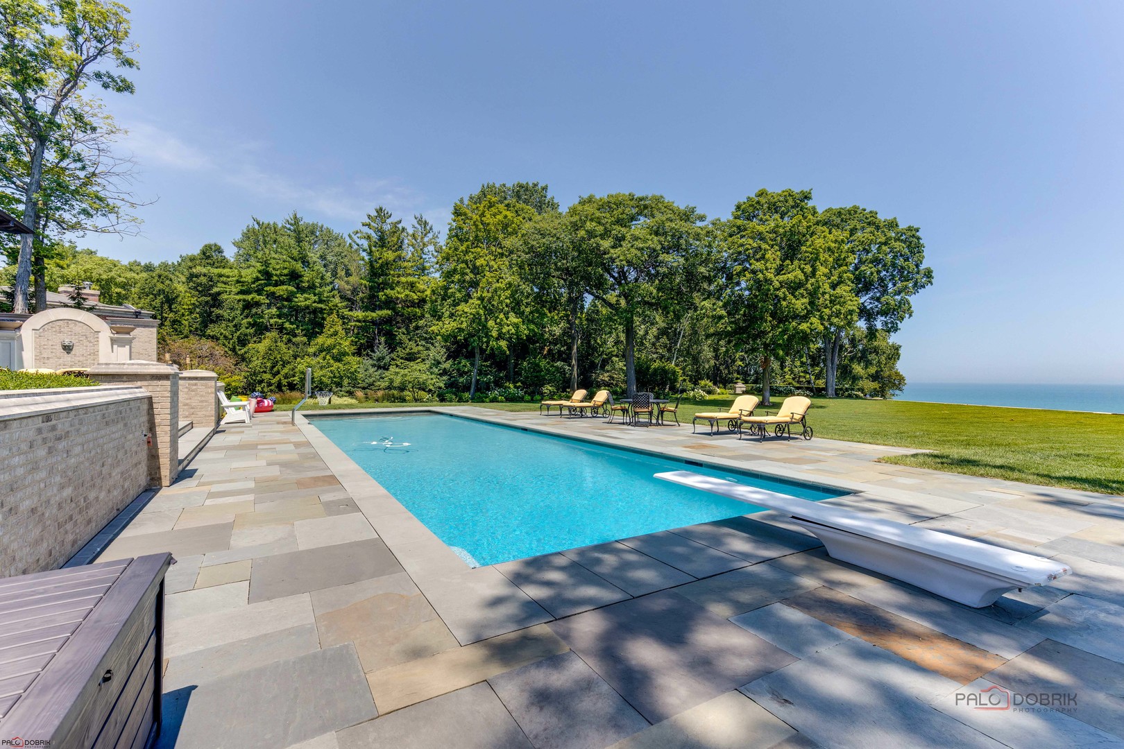 595 Circle Lane