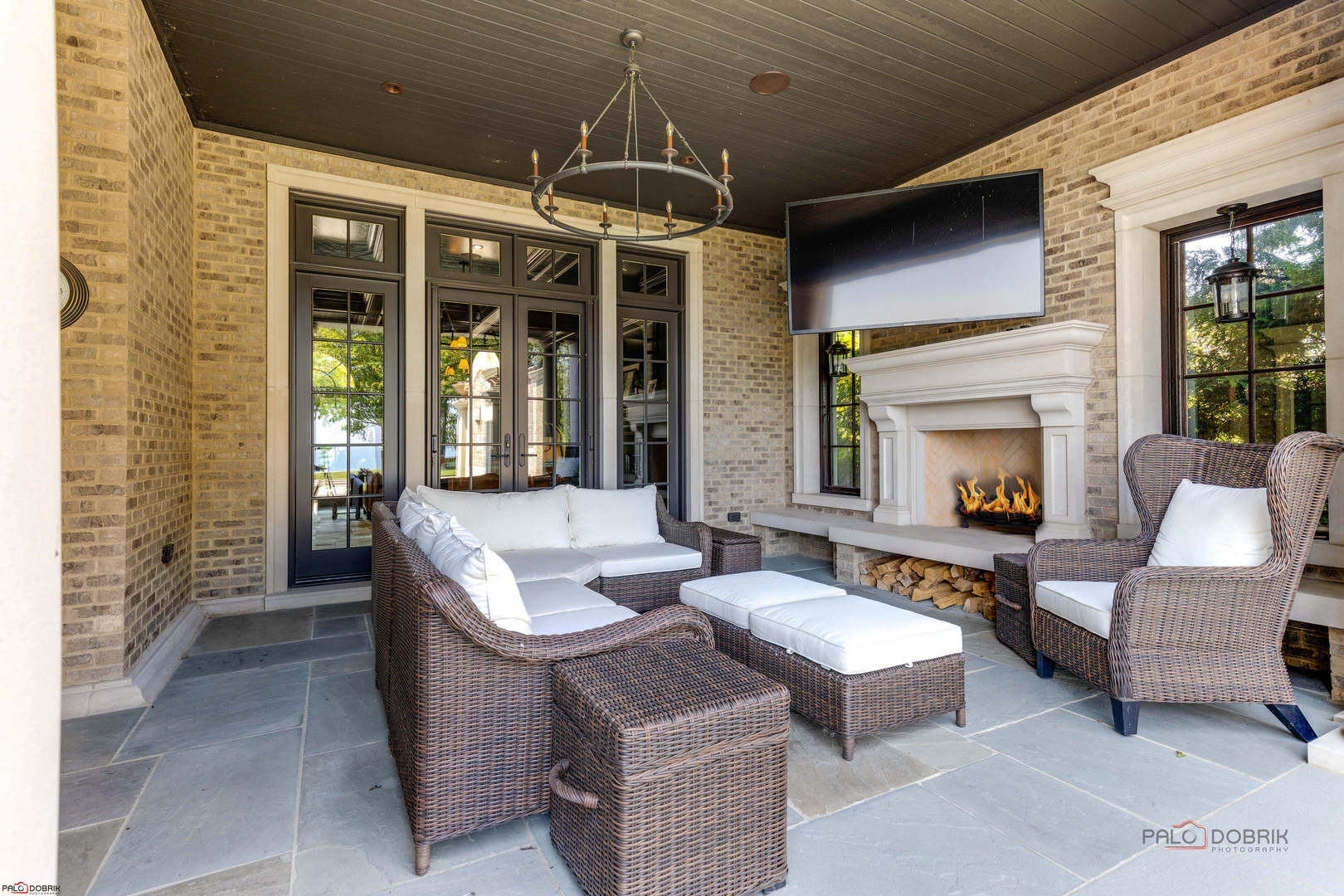 595 Circle Lane
