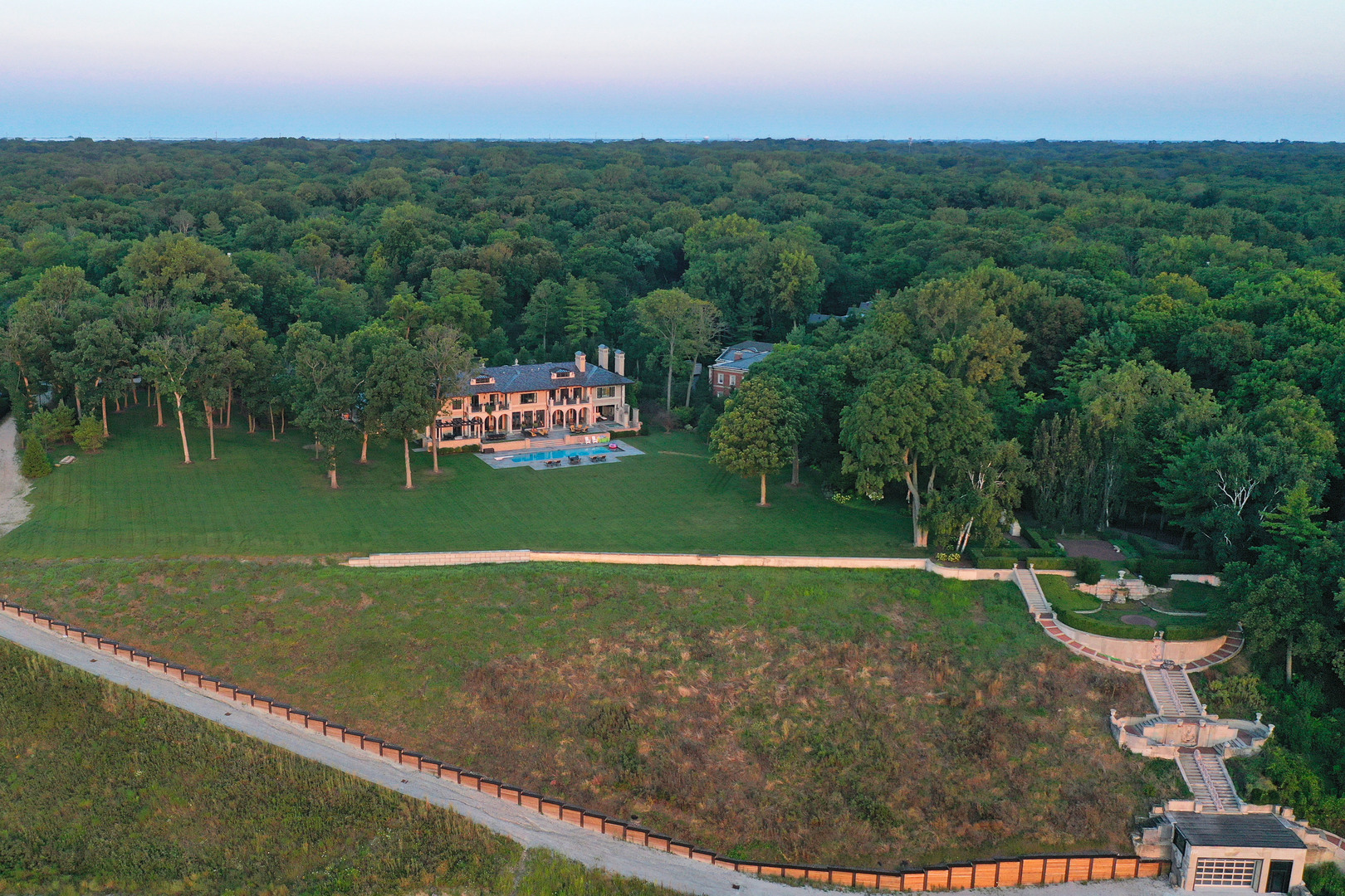 595 Circle Lane