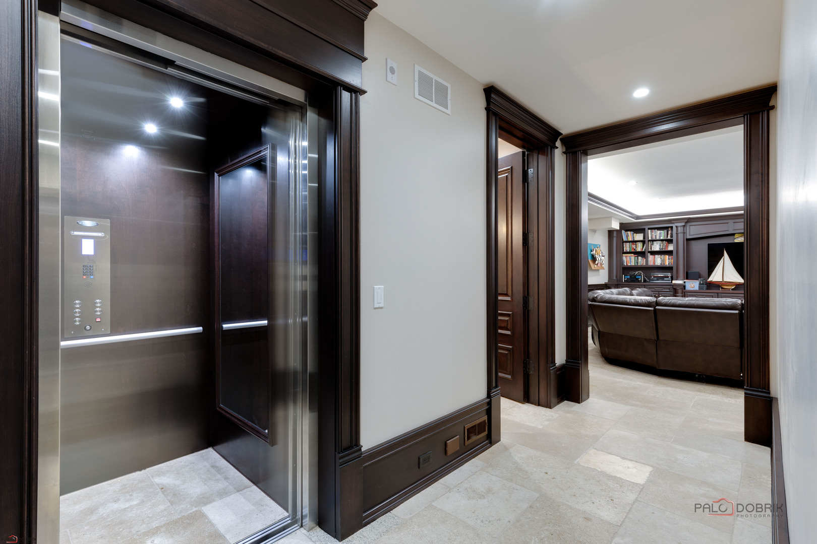 595 Circle Lane