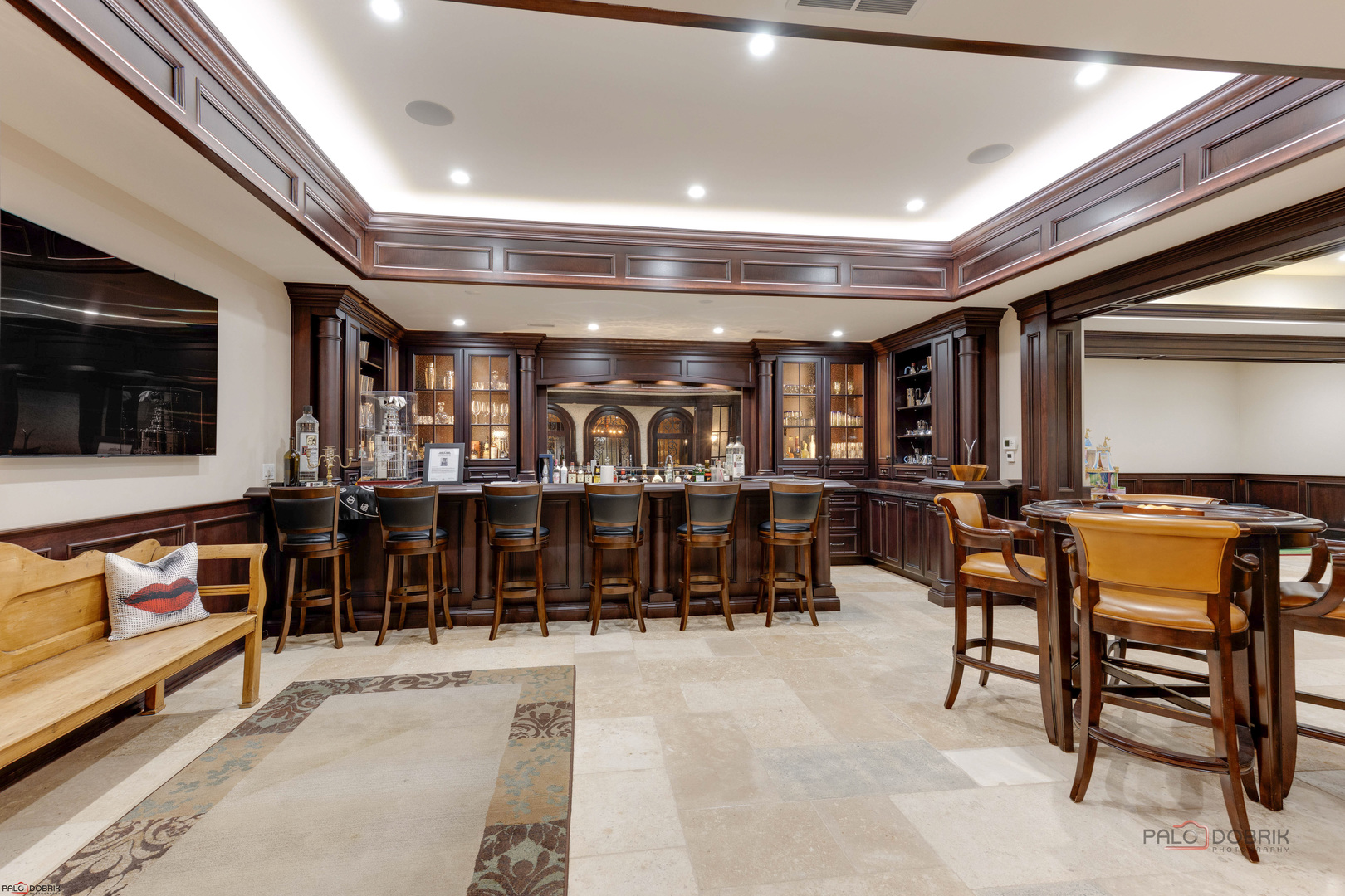 595 Circle Lane