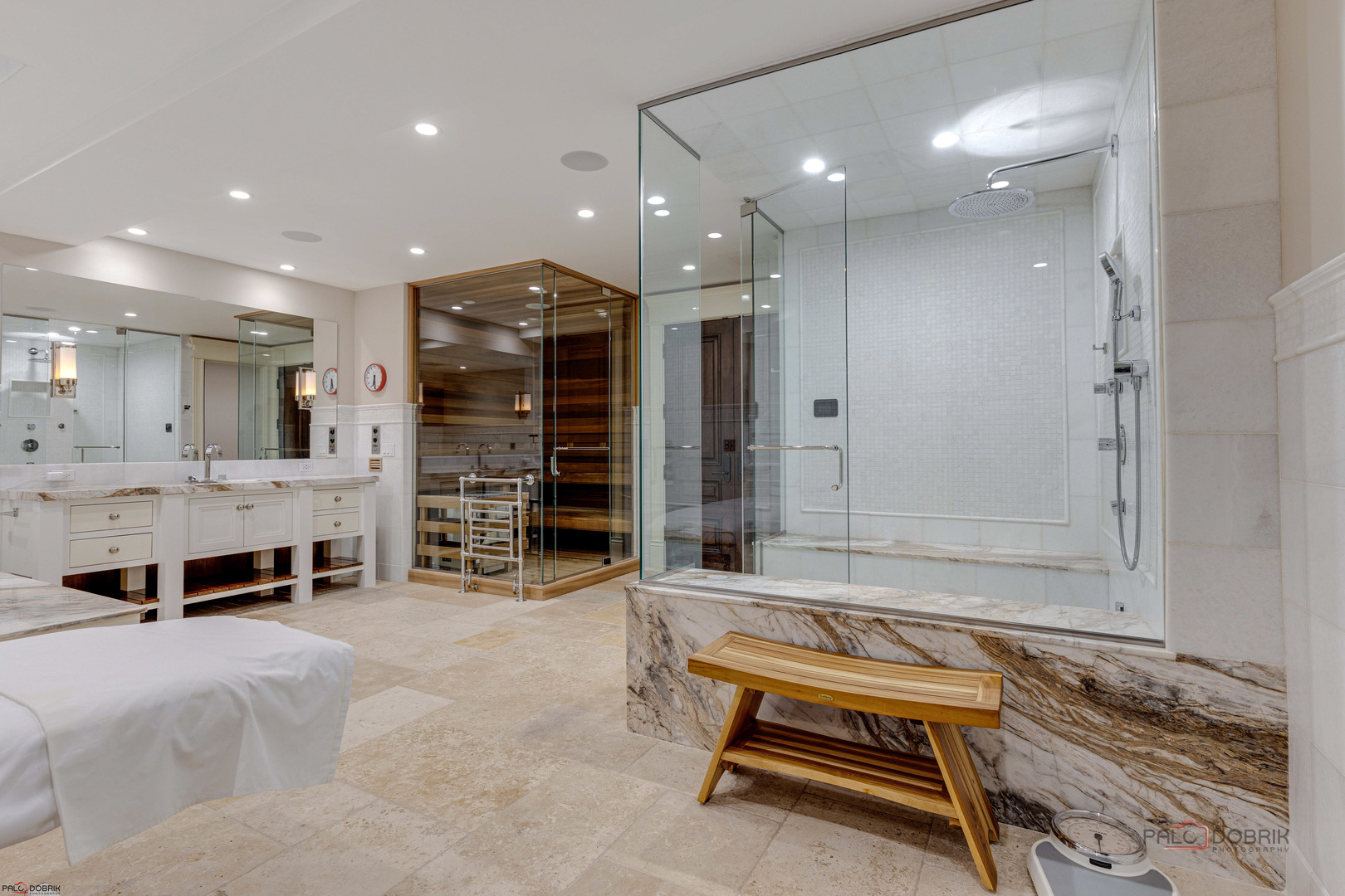 595 Circle Lane