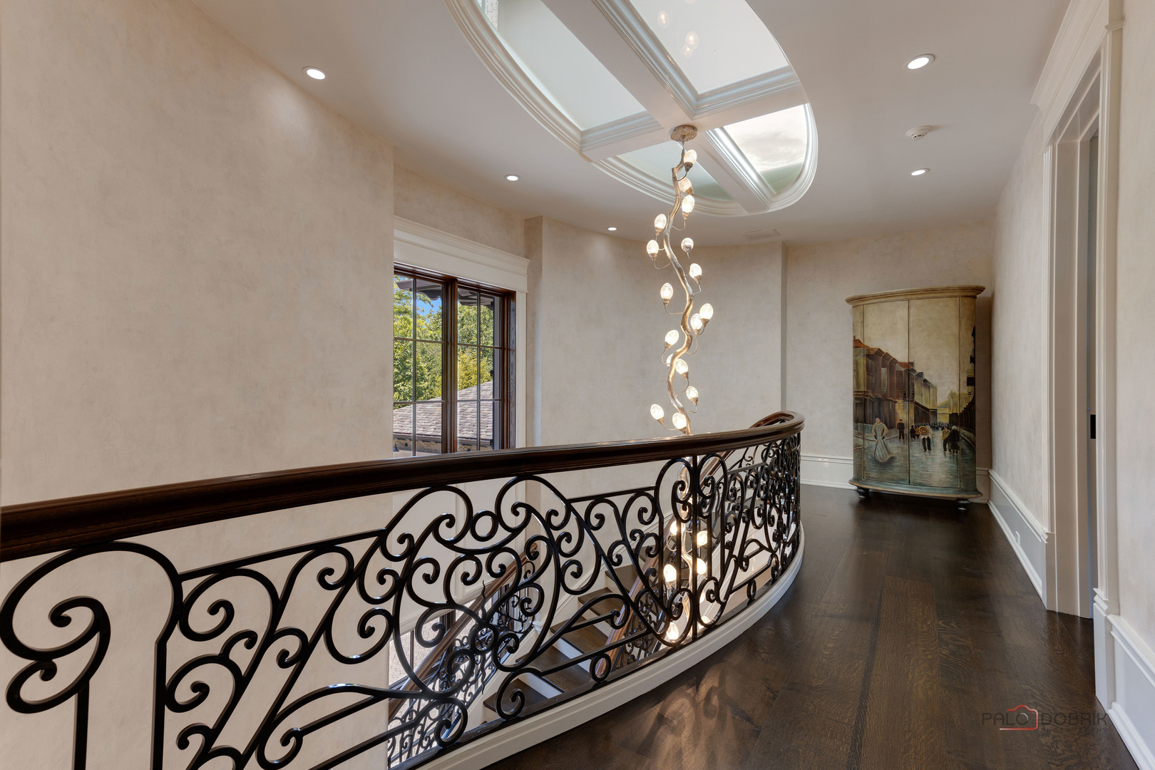 595 Circle Lane