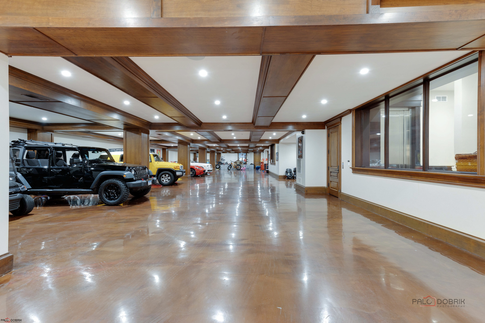 595 Circle Lane