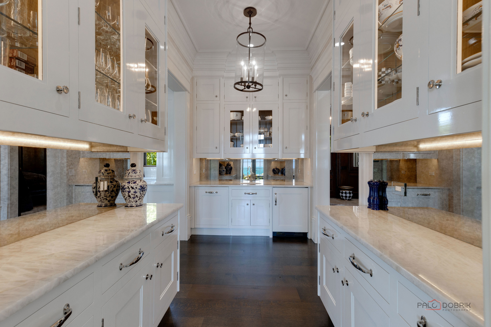 595 Circle Lane