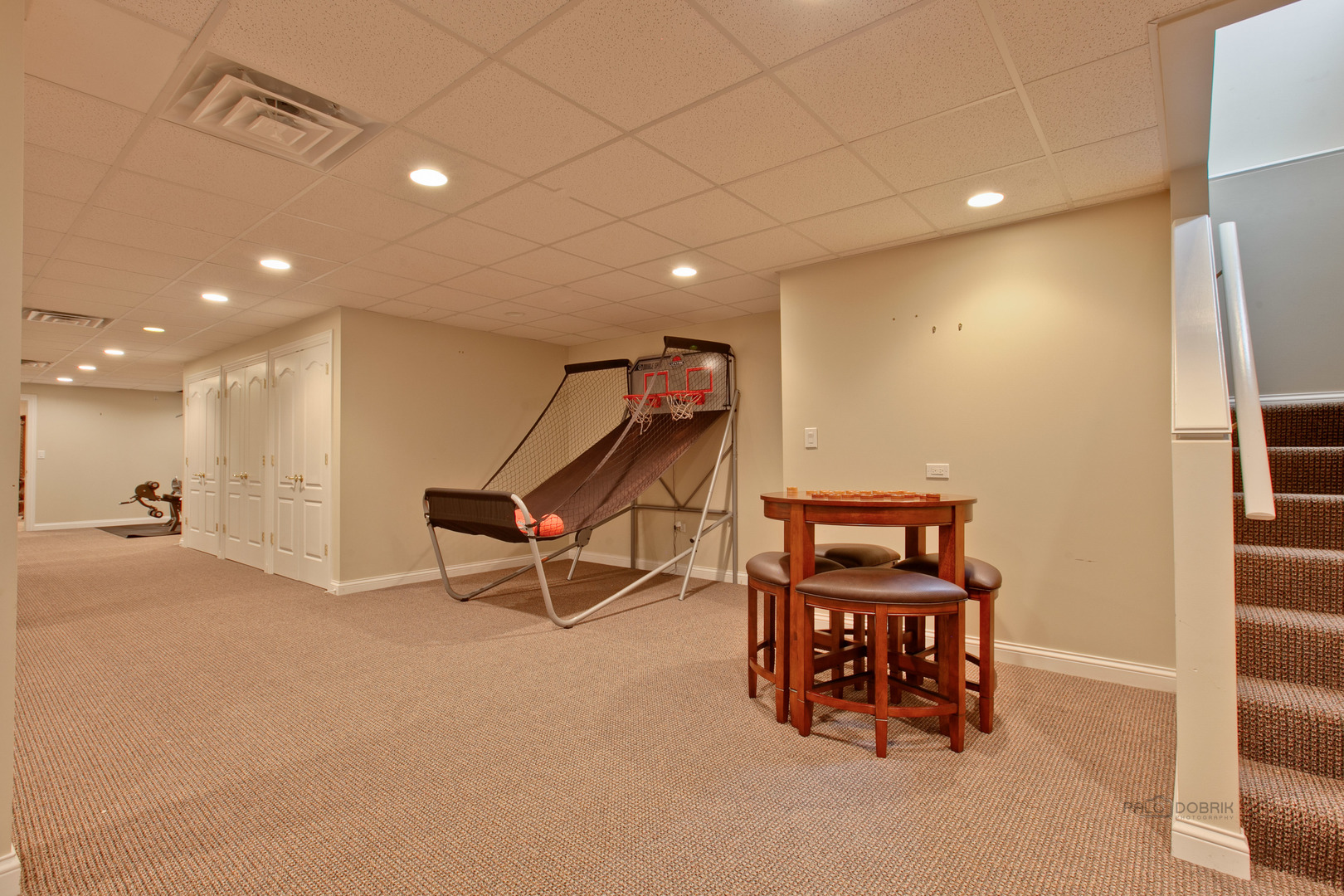 655 S Buckingham Court